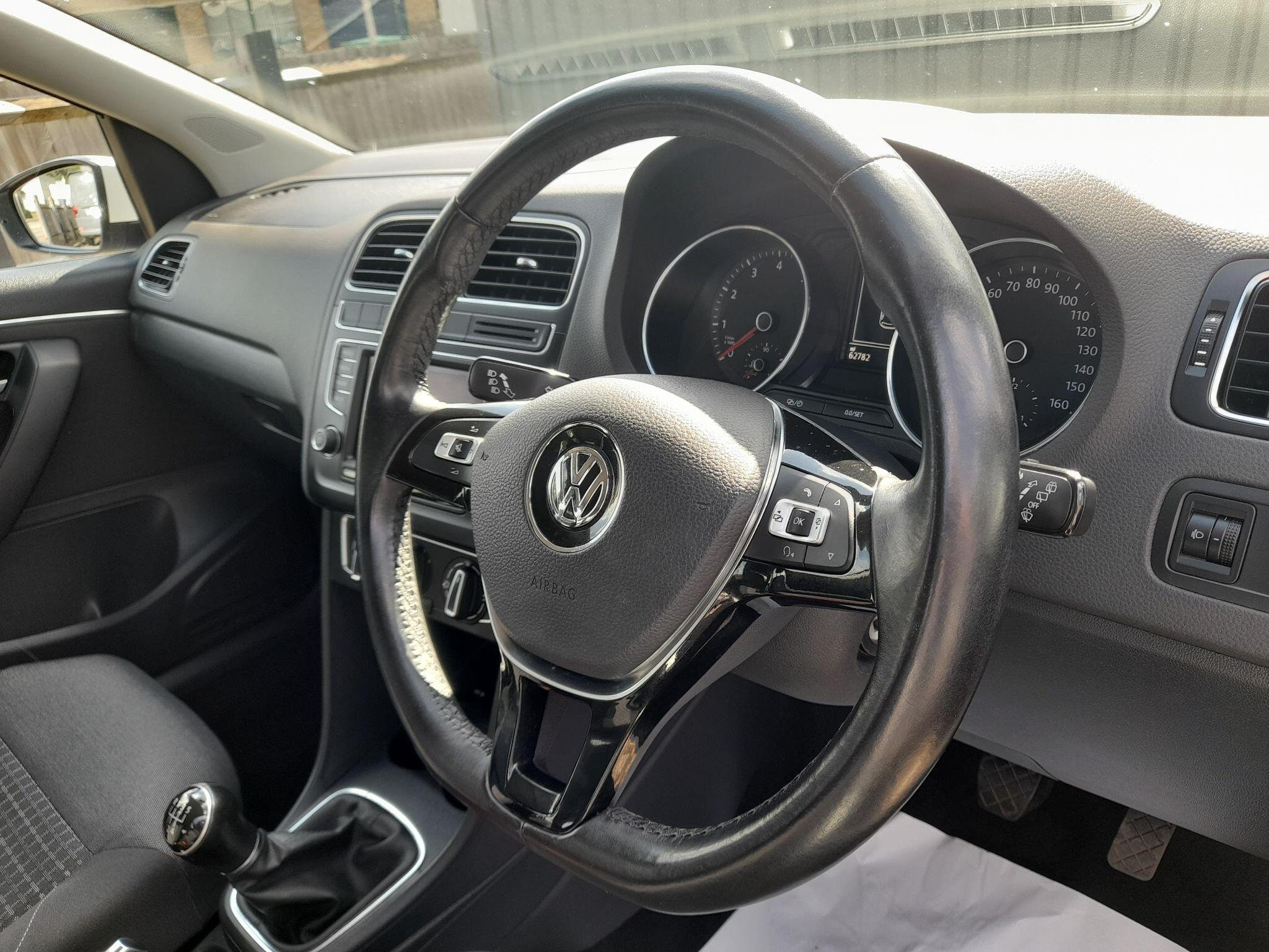 Volkswagen Polo 1.2 TSI BlueMotion Tech SE Euro 6 (s/s) 5dr 5dr Manual 2015