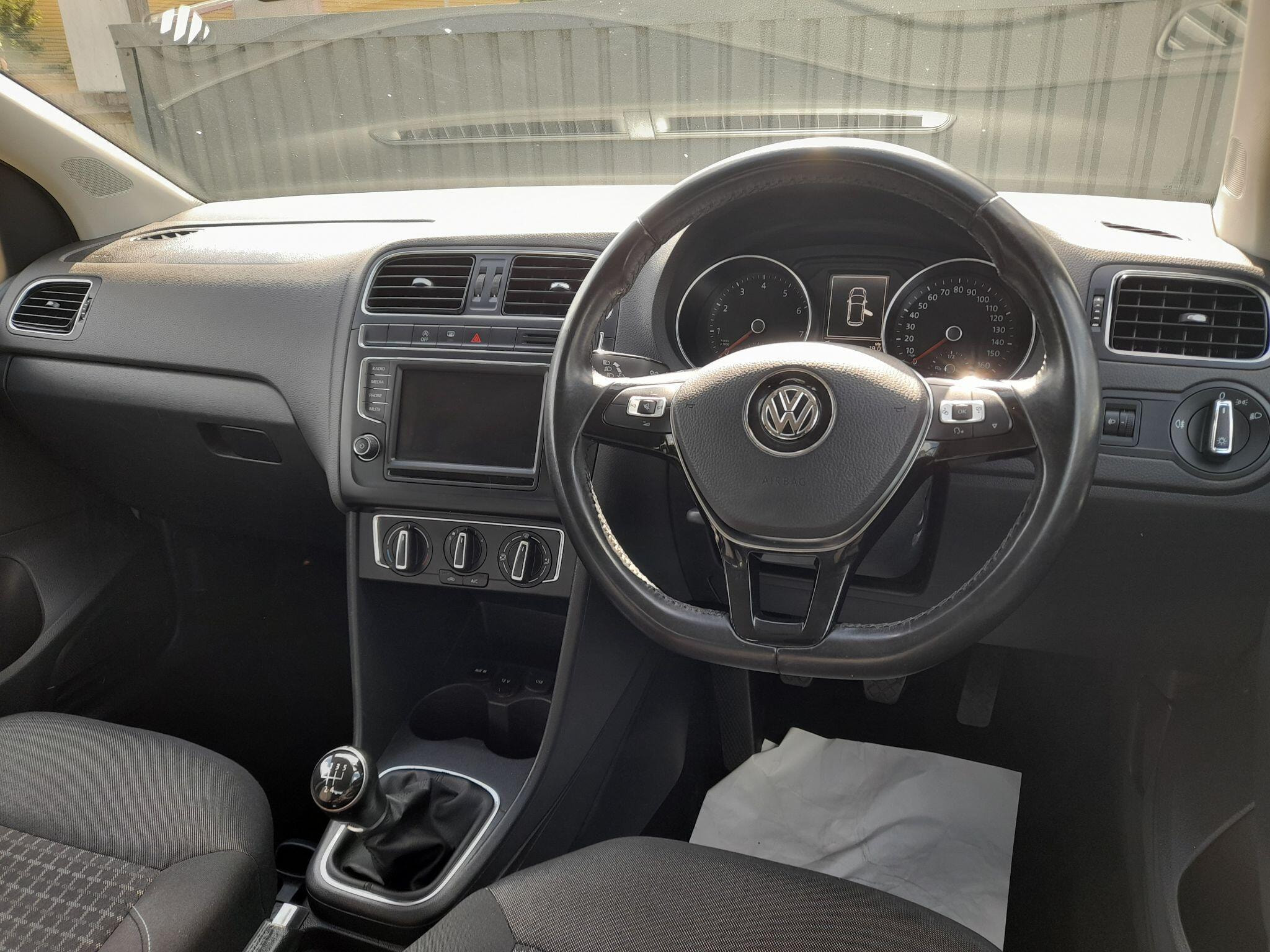 Volkswagen Polo 1.2 TSI BlueMotion Tech SE Euro 6 (s/s) 5dr 5dr Manual 2015