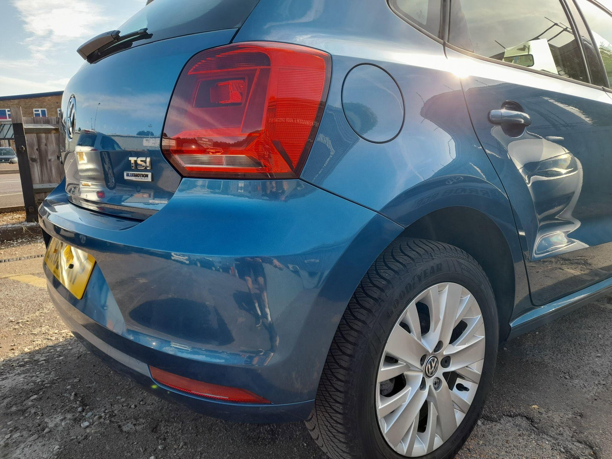 Volkswagen Polo 1.2 TSI BlueMotion Tech SE Euro 6 (s/s) 5dr 5dr Manual 2015