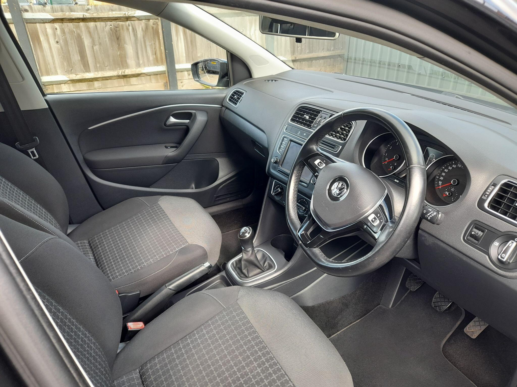 Volkswagen Polo 1.2 TSI BlueMotion Tech SE Euro 6 (s/s) 5dr 5dr Manual 2015