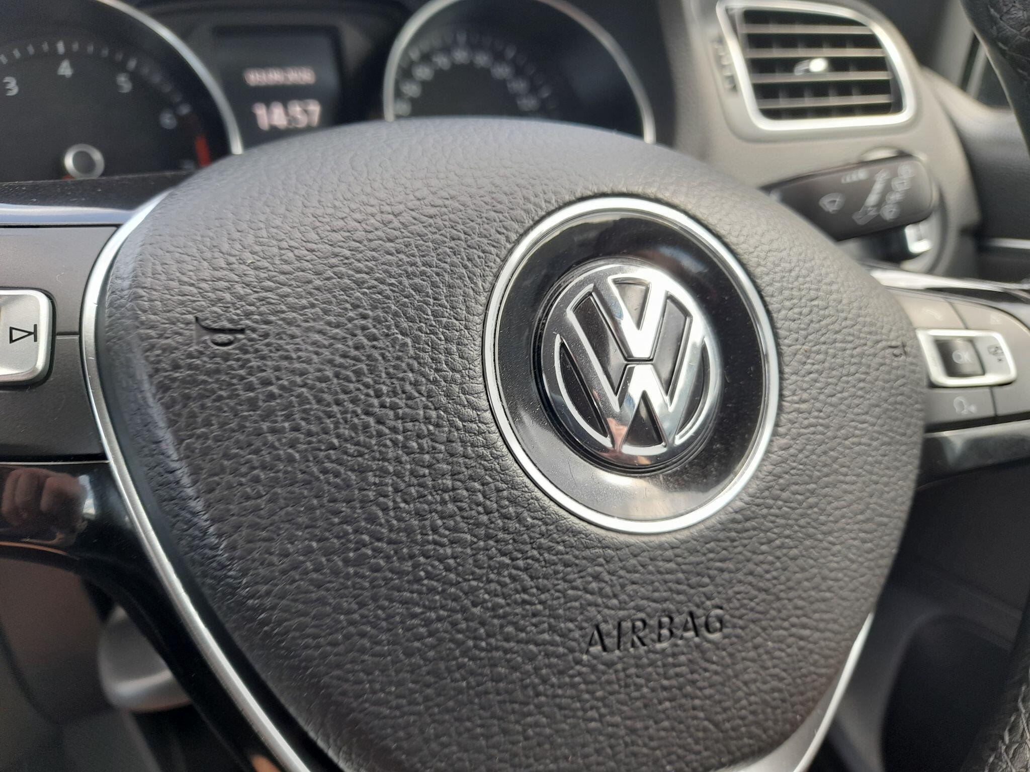 Volkswagen Polo 1.2 TSI BlueMotion Tech SE Euro 6 (s/s) 5dr 5dr Manual 2015