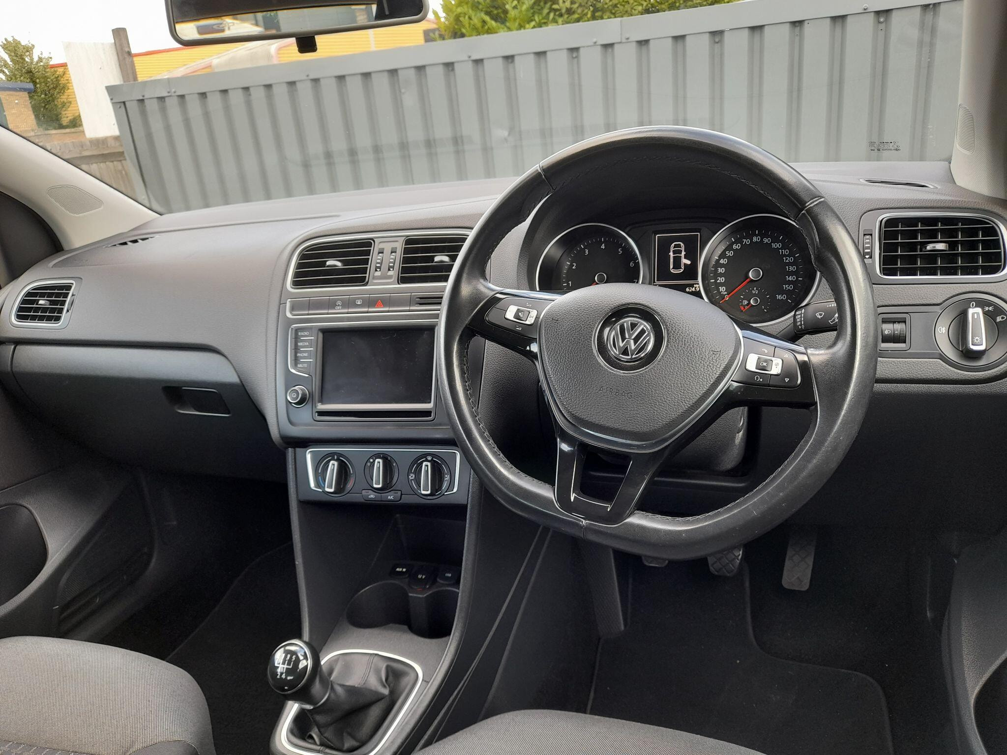 Volkswagen Polo 1.2 TSI BlueMotion Tech SE Euro 6 (s/s) 5dr 5dr Manual 2015