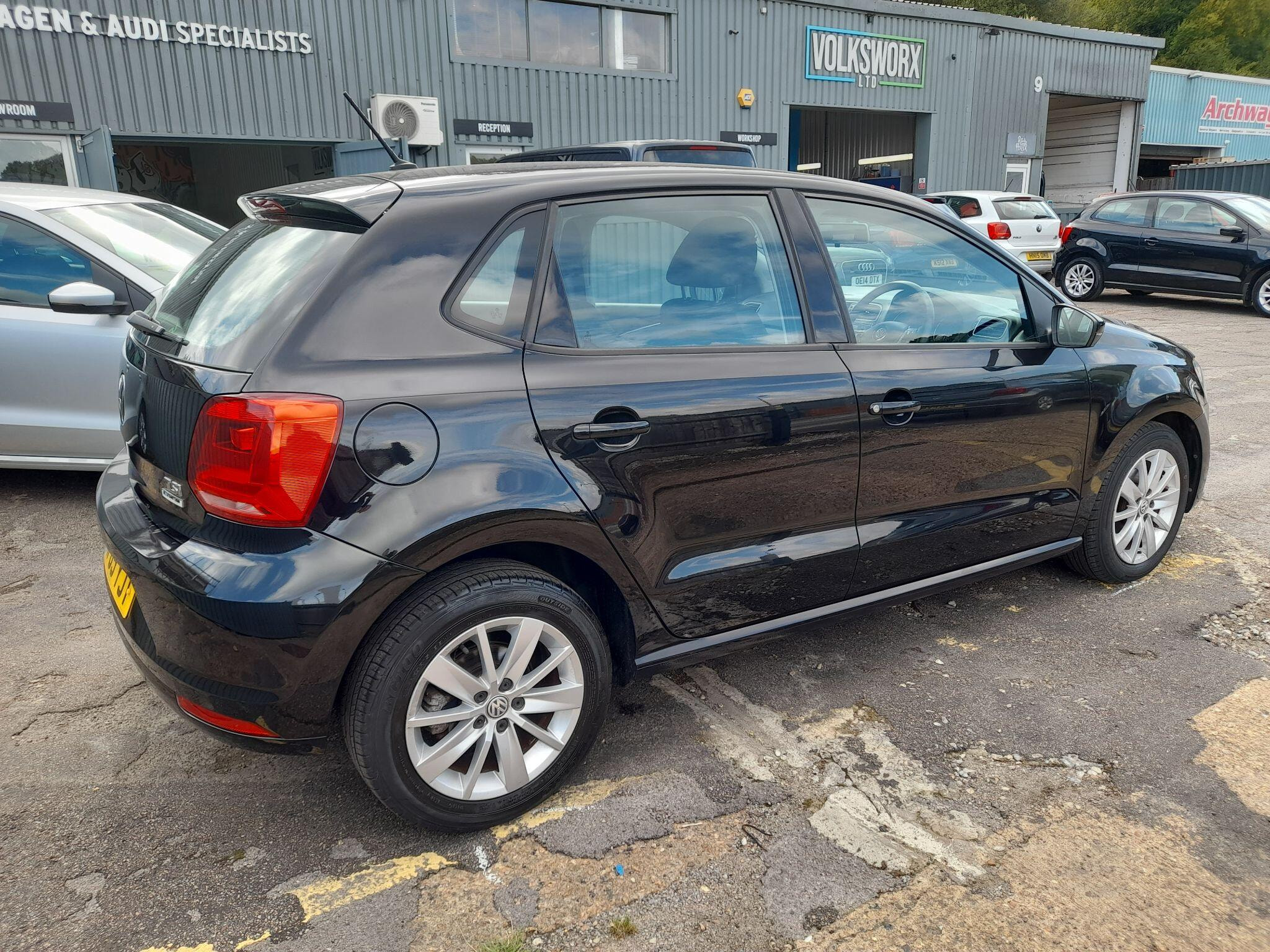 Volkswagen Polo 1.2 TSI BlueMotion Tech SE Euro 6 (s/s) 5dr 5dr Manual 2015