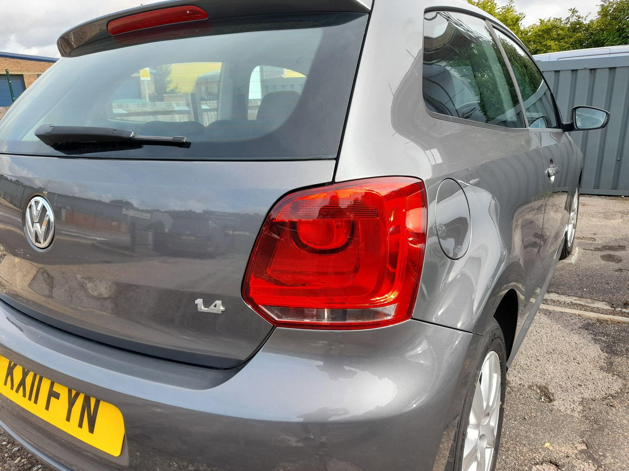 Volkswagen Polo 1.4 SE Euro 5 3dr 3dr Manual 2011