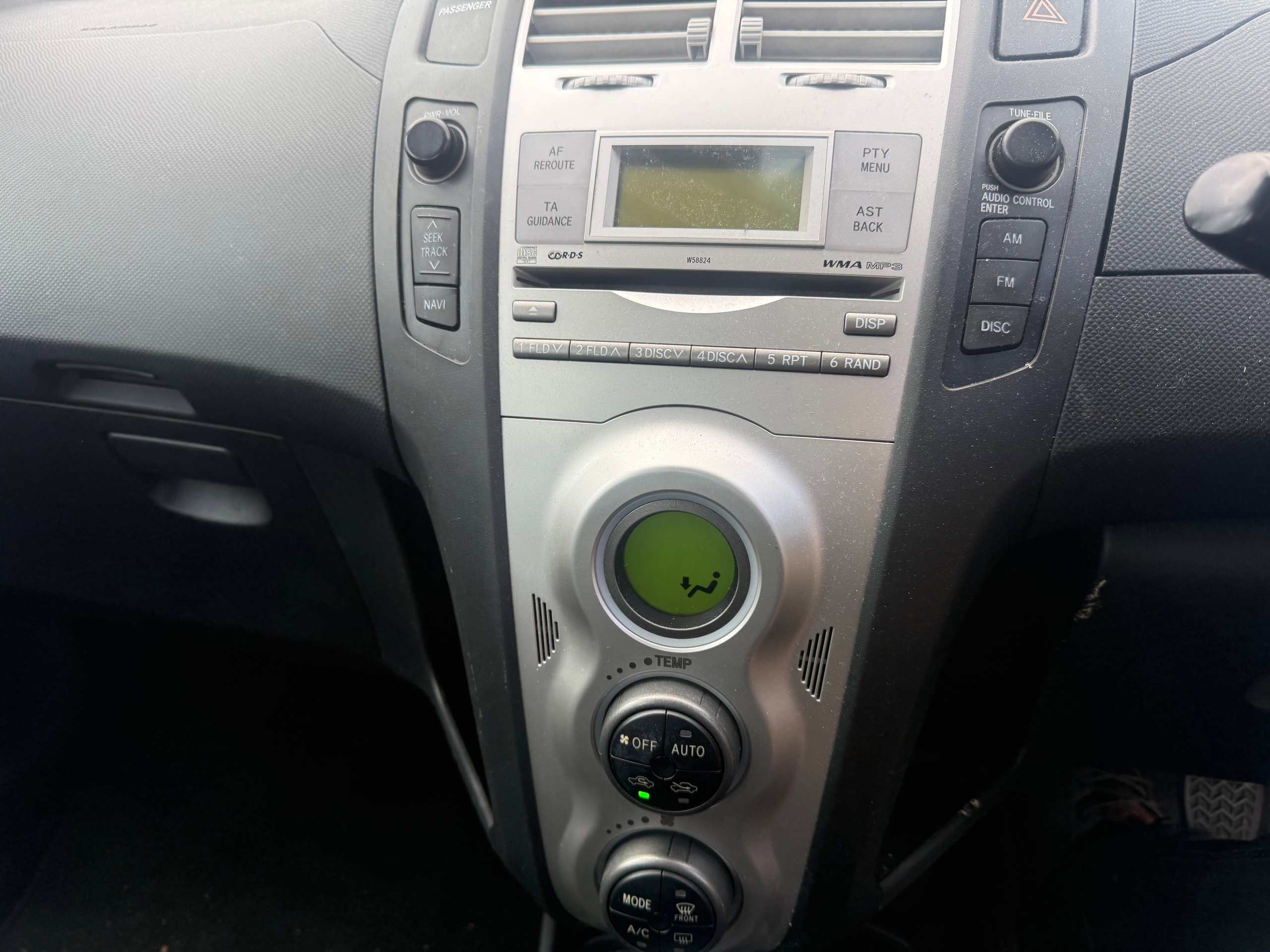 Toyota Yaris 1.3 VVT-i T Spirit Hatchback 5dr Petrol Manual (141 g/km, 85 bhp) 5dr Manual 2006