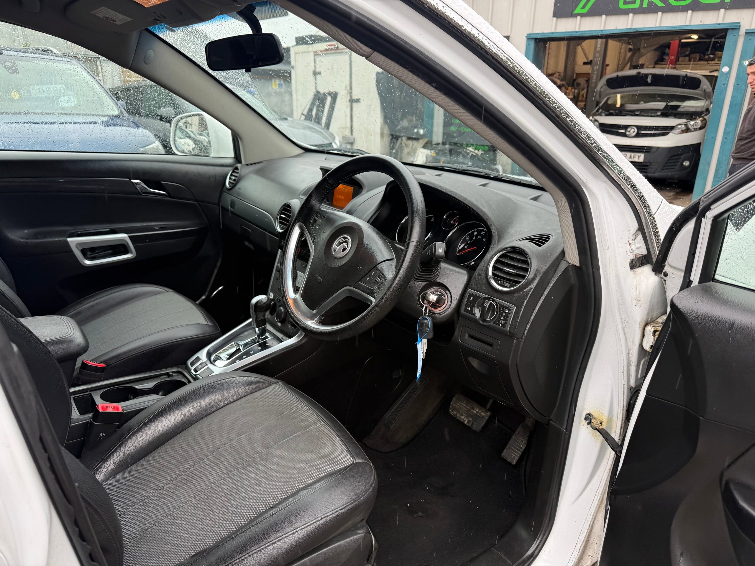 Vauxhall Antara 2.2 CDTi Exclusiv SUV 5dr Diesel Auto 4WD Euro 5 (163 ps) 5dr Automatic 2013