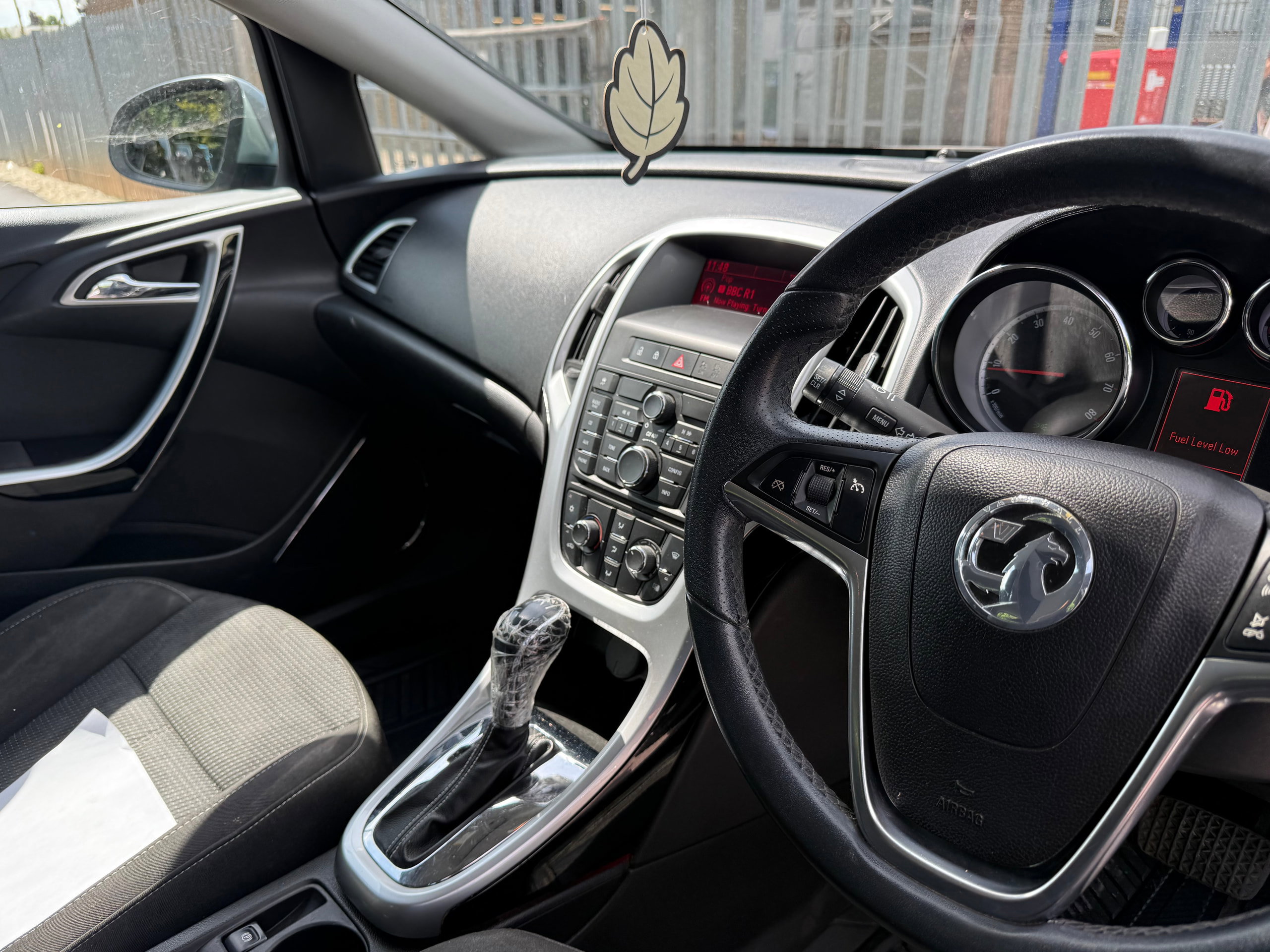 Vauxhall Astra 1.6 16v SRi Hatchback 5dr Petrol Auto Euro 5 (115 ps) 5dr Automatic 2010