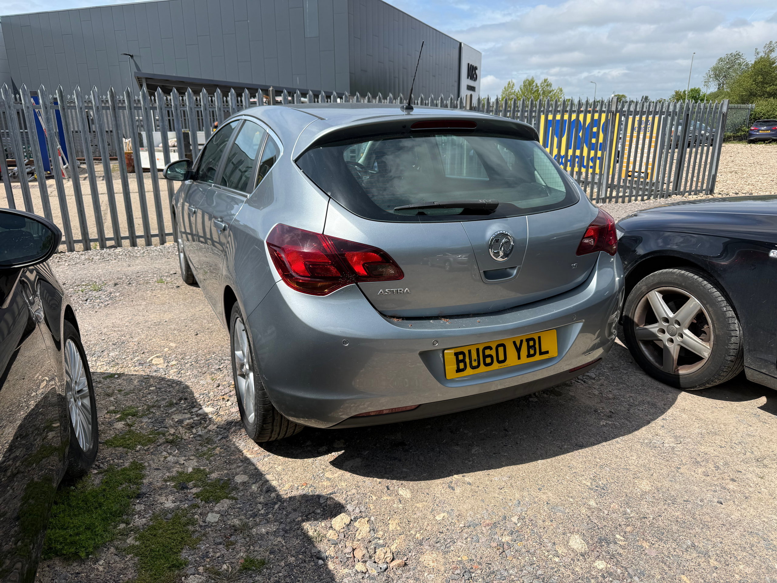 Vauxhall Astra 1.6 16v SRi Hatchback 5dr Petrol Auto Euro 5 (115 ps) 5dr Automatic 2010