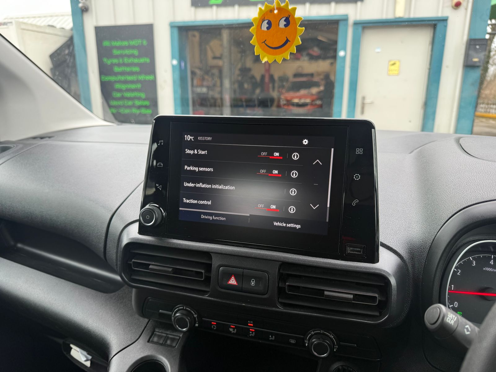 Vauxhall Combo Life 1.2 Turbo GPF Energy MPV 5dr Petrol Manual Euro 6 (s/s) (7 Seat) (110 ps) 5dr Manual 2020