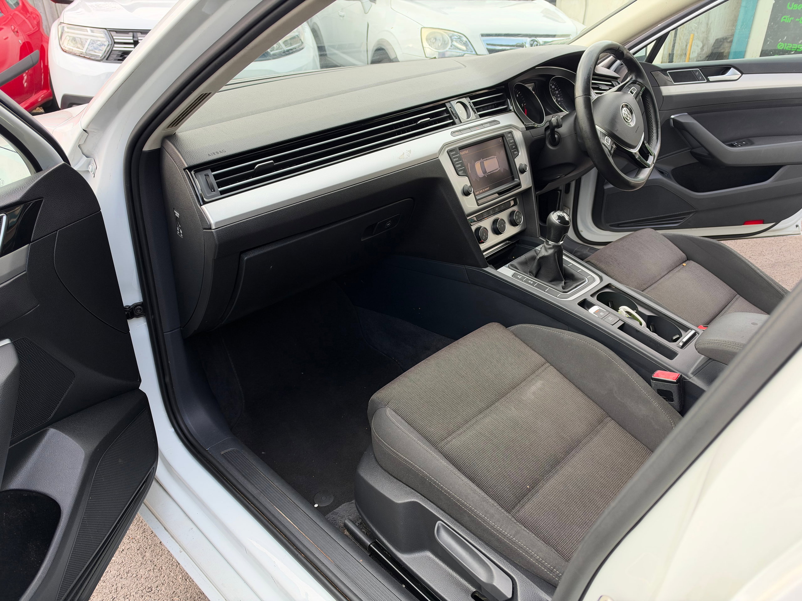 Volkswagen Passat 2.0 TDI BlueMotion Tech SE Business Estate 5dr Diesel Manual Euro 6 (s/s) (150 ps) 5dr Manual 2015