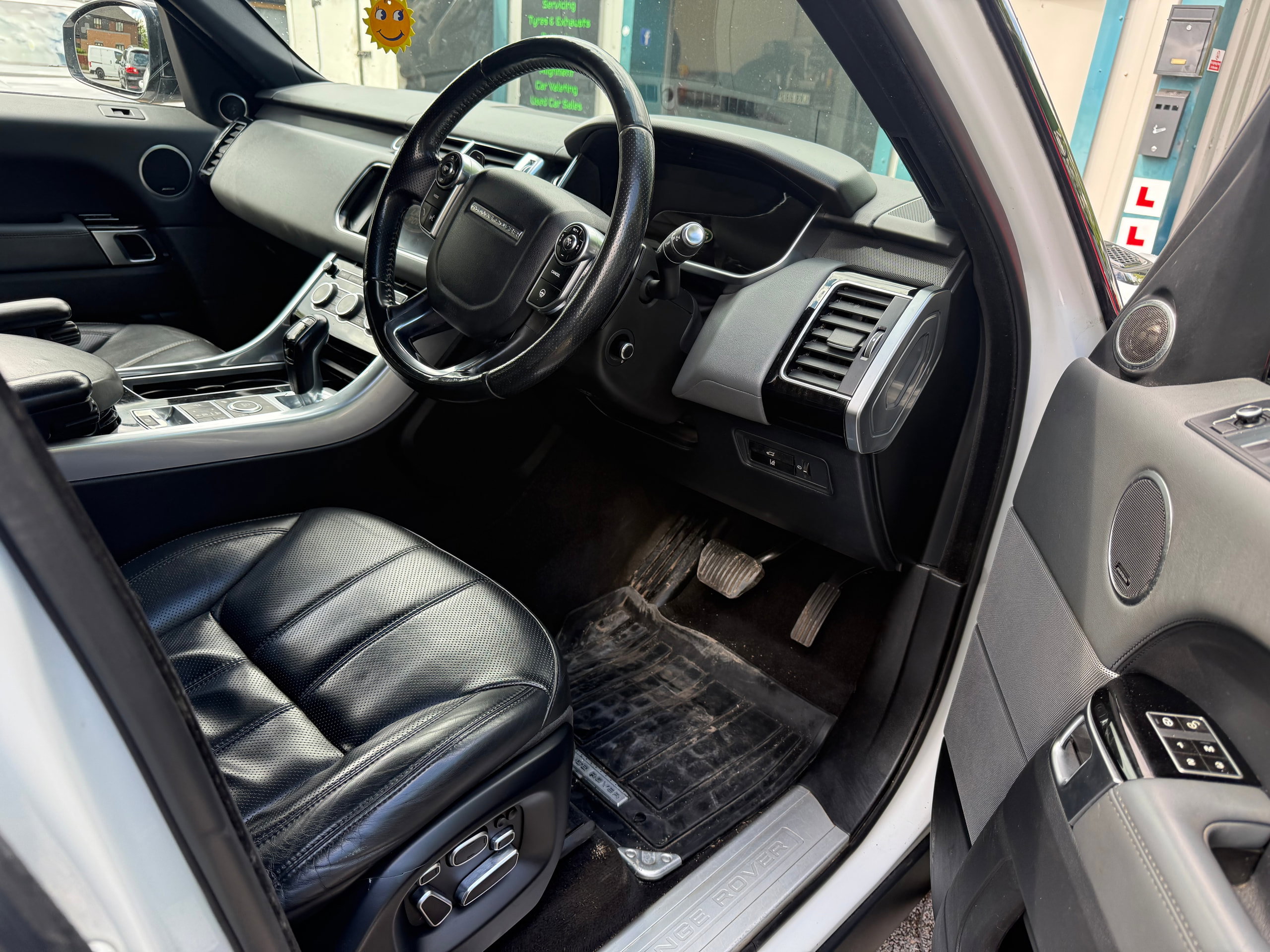 Land Rover Range Rover Sport 3.0 SD V6 HSE SUV 5dr Diesel Auto 4WD Euro 5 (s/s) (292 ps) 5dr Automatic 2014