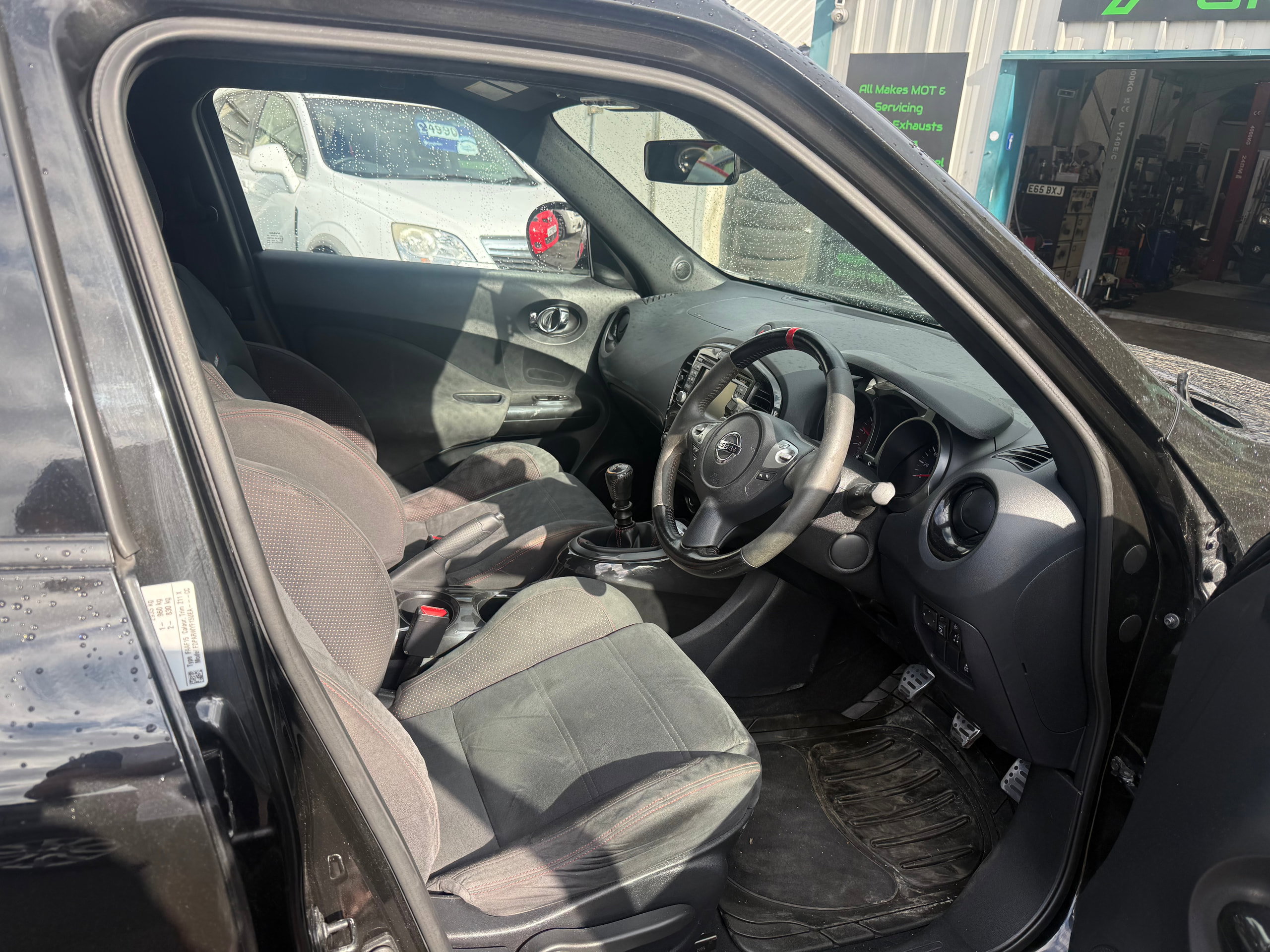 Nissan Juke 1.6 DIG-T Nismo SUV 5dr Petrol Manual Euro 5 (200 ps) 5dr Manual 2013