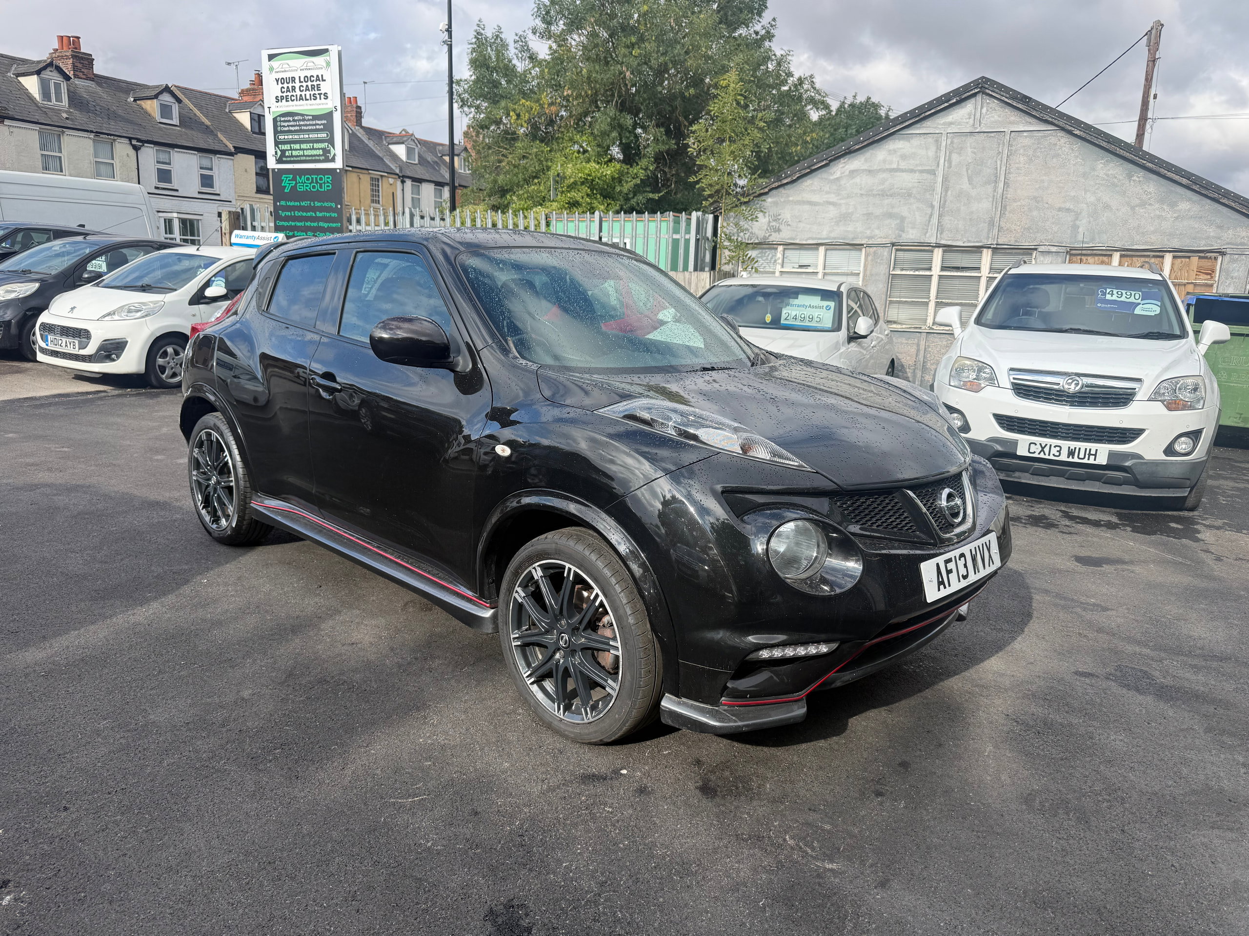 Nissan Juke 1.6 DIG-T Nismo SUV 5dr Petrol Manual Euro 5 (200 ps) 5dr Manual 2013