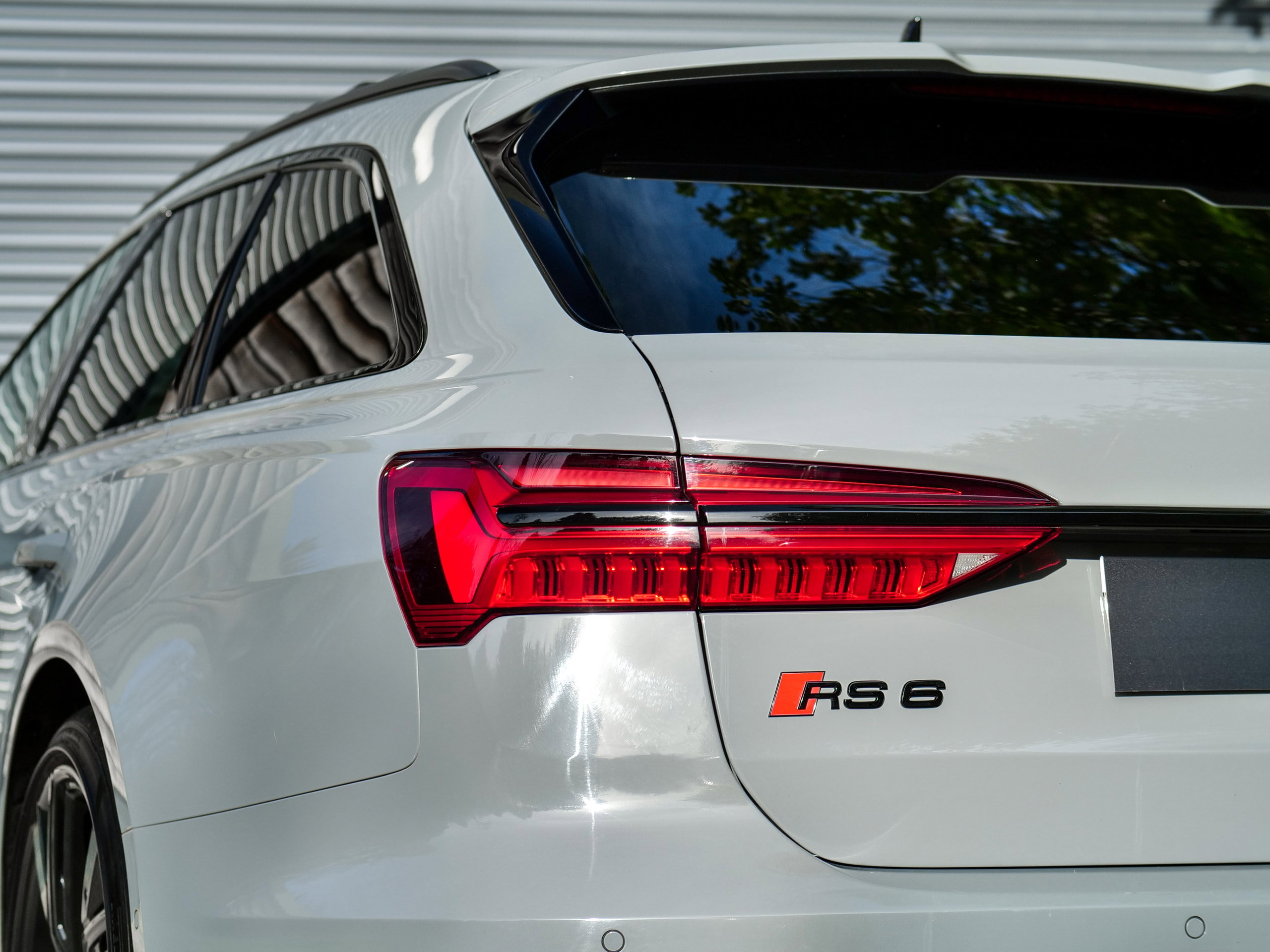 Audi RS6 Avant 4.0 TFSI V8 Carbon Black Estate 5dr Petrol Tiptronic quattro Euro 6 (s/s) (600 ps) 5dr Automatic 2026