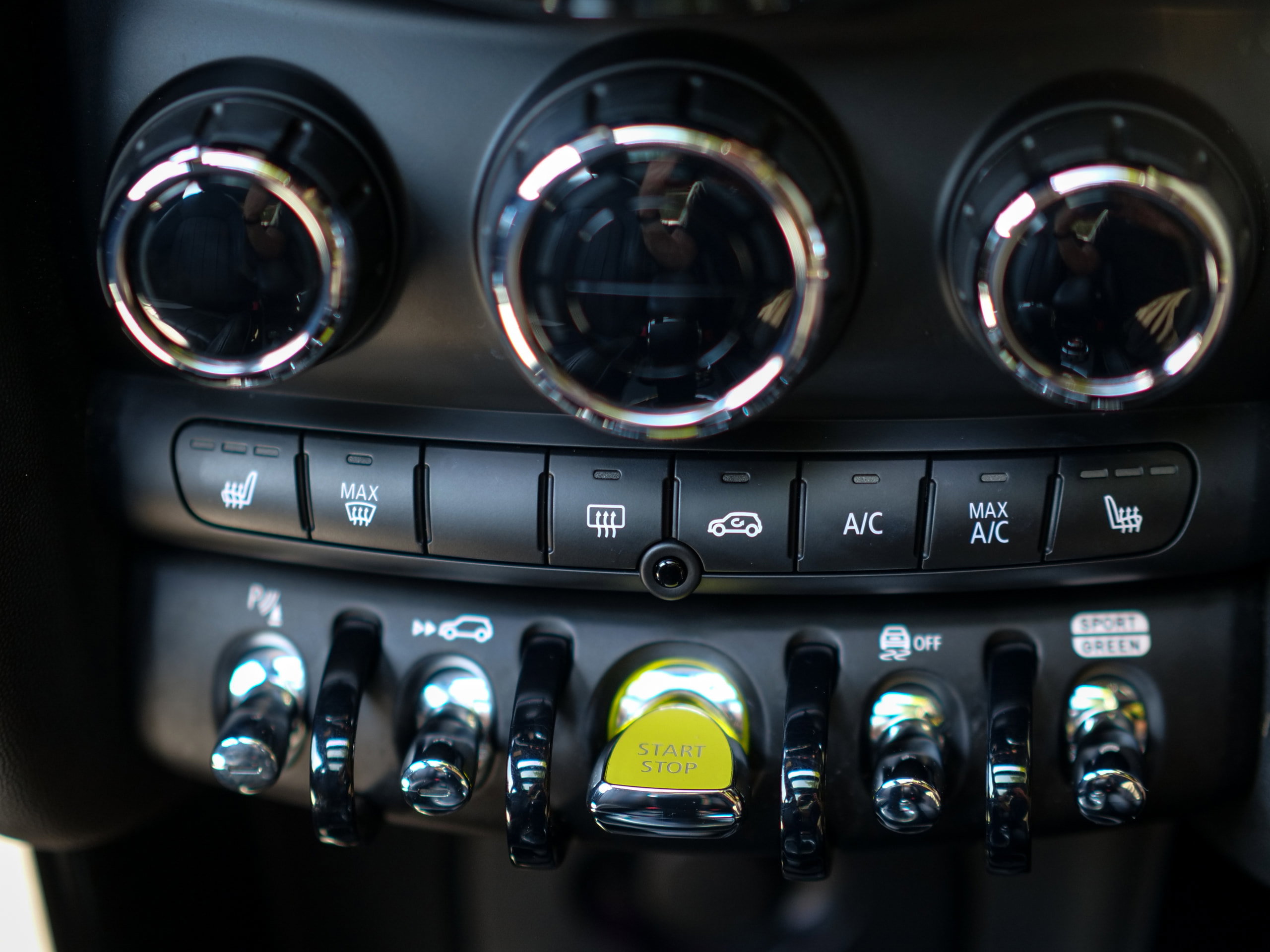MINI Electric hatch Cooper SE 32.6kWh Level 3 Hatchback 3dr Electric Auto (184 ps) 3dr Automatic 2026