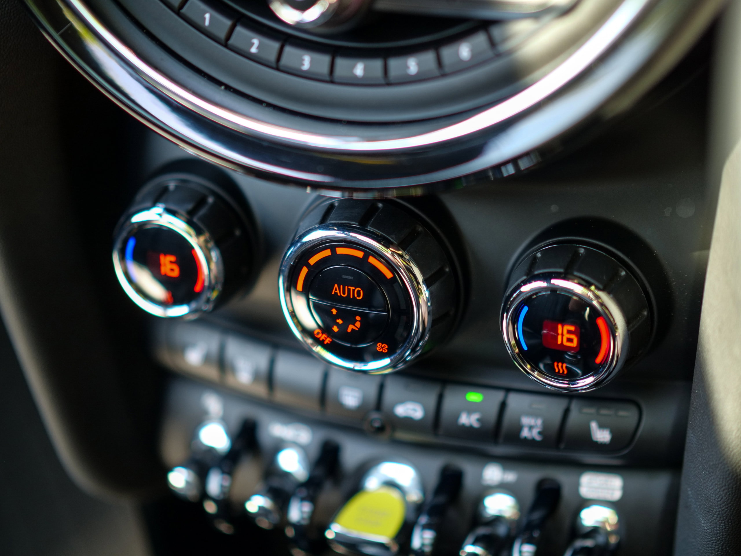 MINI Electric hatch Cooper SE 32.6kWh Level 3 Hatchback 3dr Electric Auto (184 ps) 3dr Automatic 2026