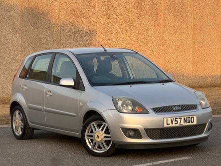 2007 FORD FIESTA 1.6 GHIA 5DR 2,495 2007 51,560 PETROL WHAT OUR CUSTOMERS SAY ABOUT... photo