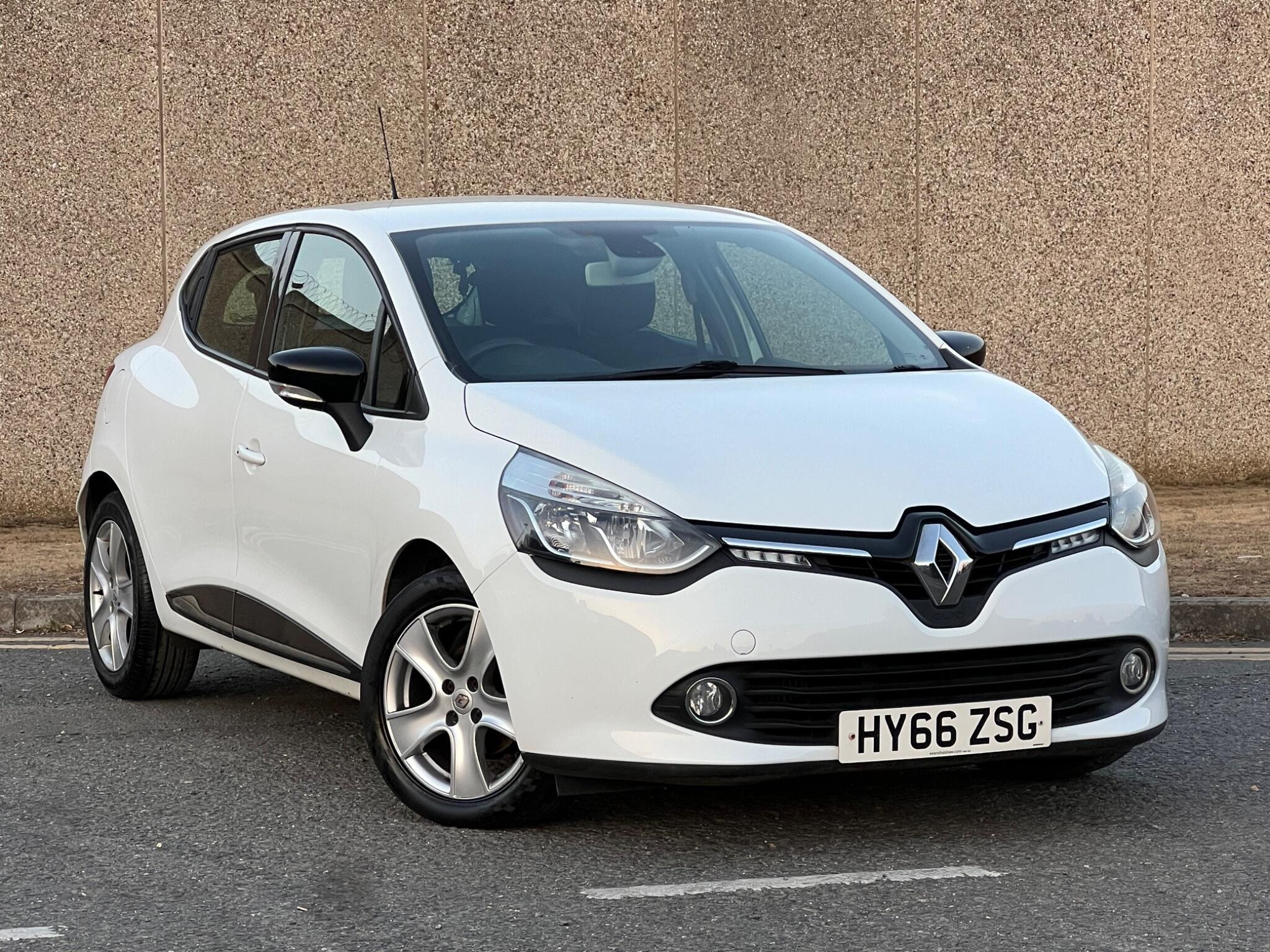 RENAULT CLIO 1.5 DCI DYNAMIQUE NAV EURO 6 S S 5DR 3,985 81.77 MONTH...
