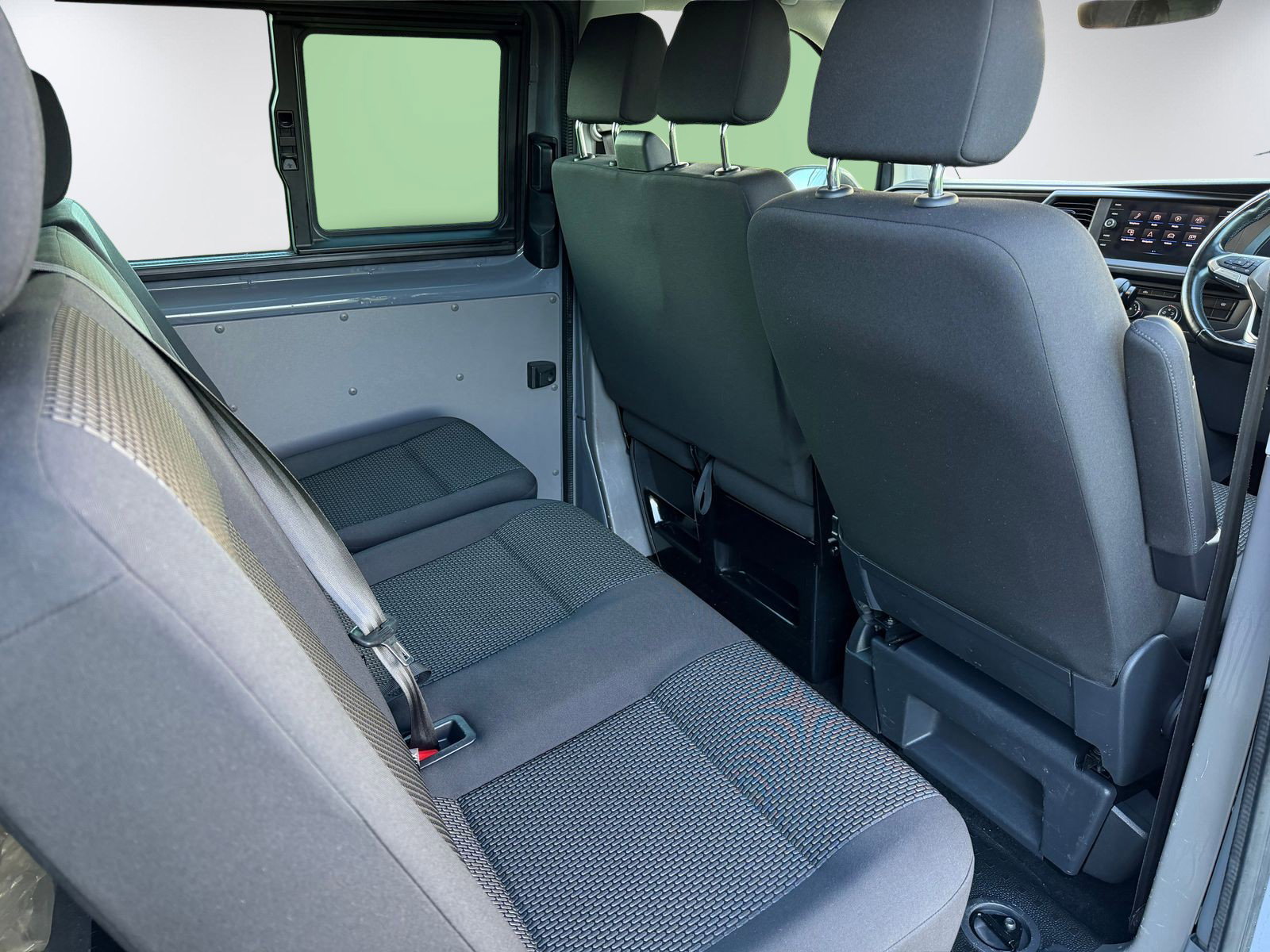 Volkswagen Transporter 2.0 BiTDI T32 Highline Kombi Double Cab 5dr Diesel DSG FWD LWB High Roof Euro 6 (s/s) (204 ps) 5dr Automatic 2026