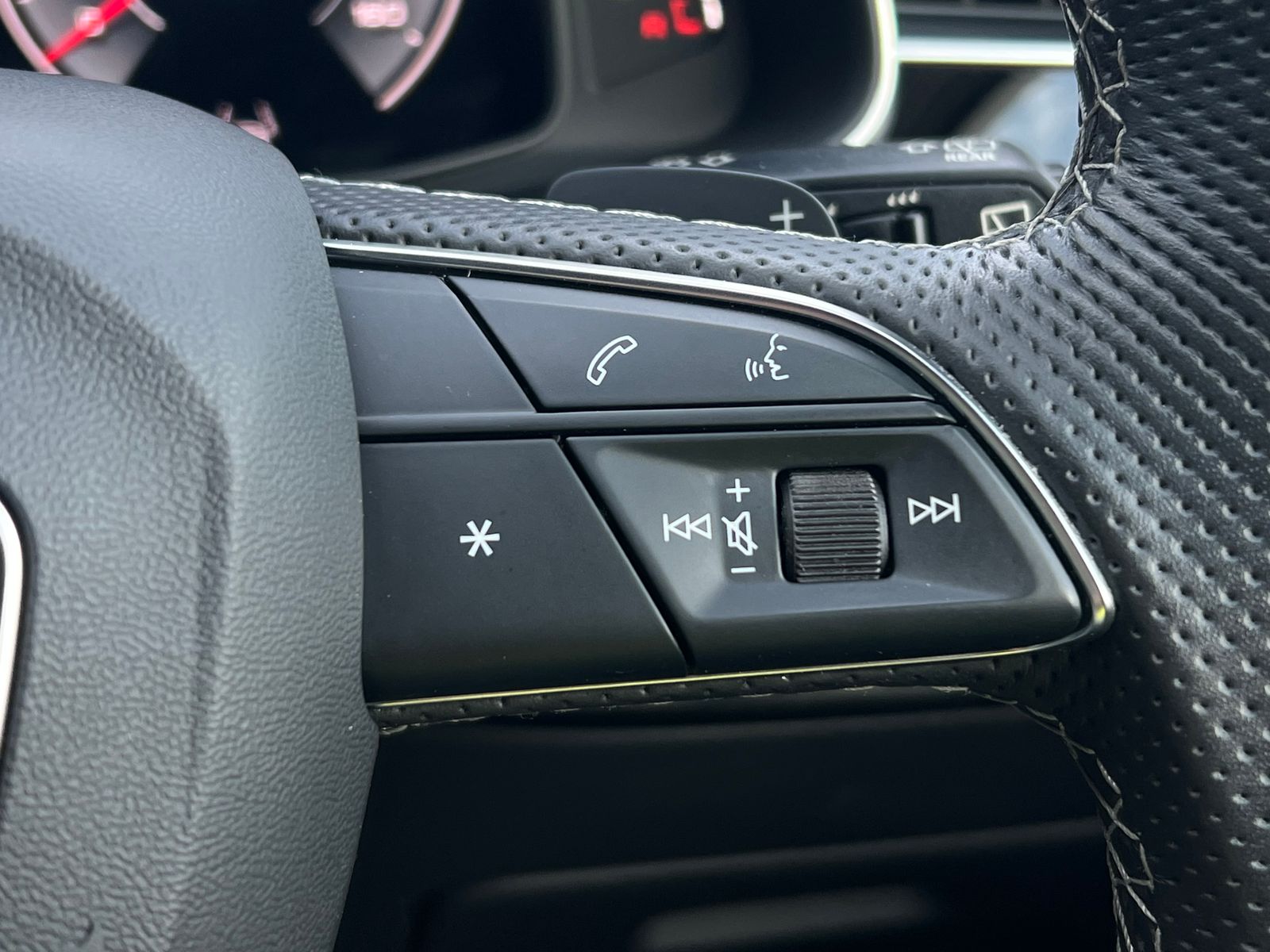 Audi Q7 3.0 TDI V6 45 Black Edition SUV 5dr Diesel Tiptronic quattro Euro 6 (s/s) (231 ps) 5dr Automatic 2026