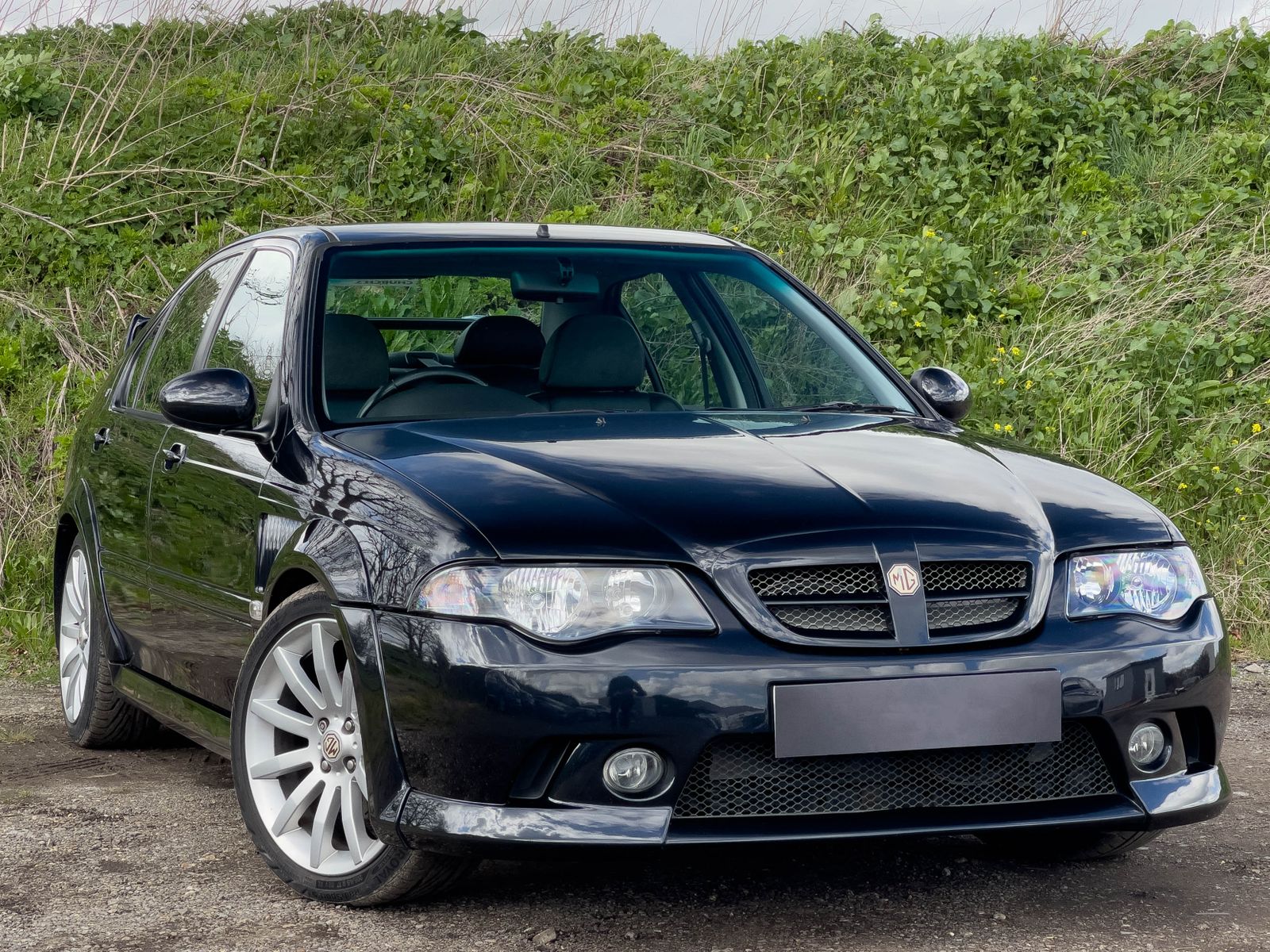 Used MG ZS 2.5L 180 Saloon 4dr Petrol Manual Euro 3 (174 bhp) 2004