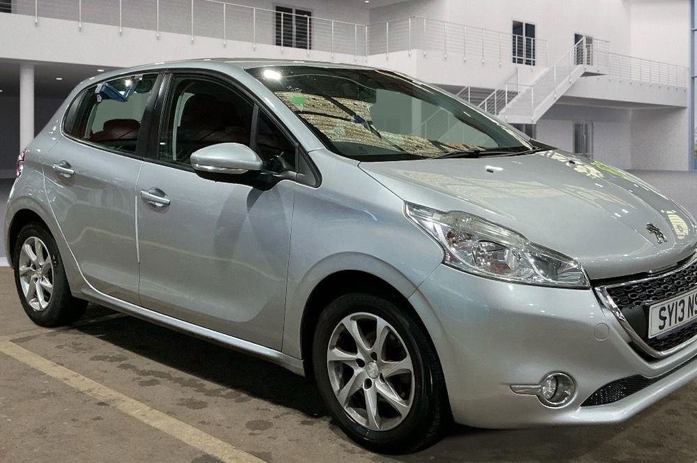Peugeot 208