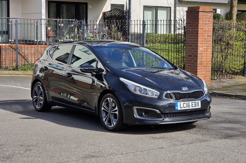 None CEED 1.6 CRDI 4 HATCHBACK 5DR DIESEL MANUAL EURO 6 S S 134... photo