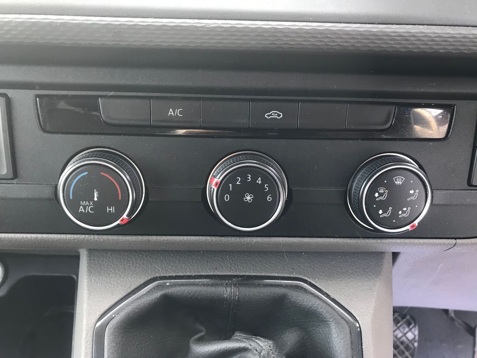 Volkswagen Transporter 2.0L T32 StartLine TDI Diesel Manual Euro 6 (148 bhp) 5dr Manual 2021