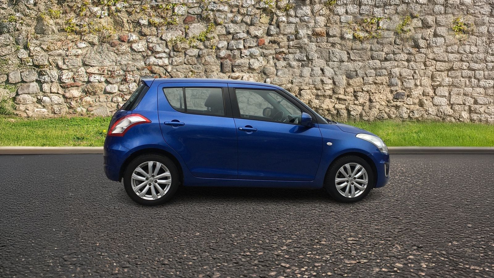 Suzuki Swift 1.2 SZ3 Hatchback 5dr Petrol Manual Euro 6 (94 ps) 5dr Manual 2026