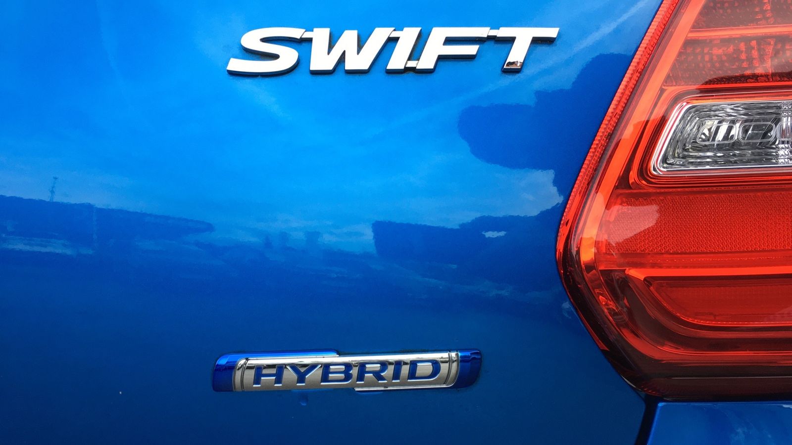 Suzuki Swift 1.2L SZ-l DualJet MHEV Hatchback 5dr Hybrid Manual Euro 6 (82 bhp) 5dr Manual 2025