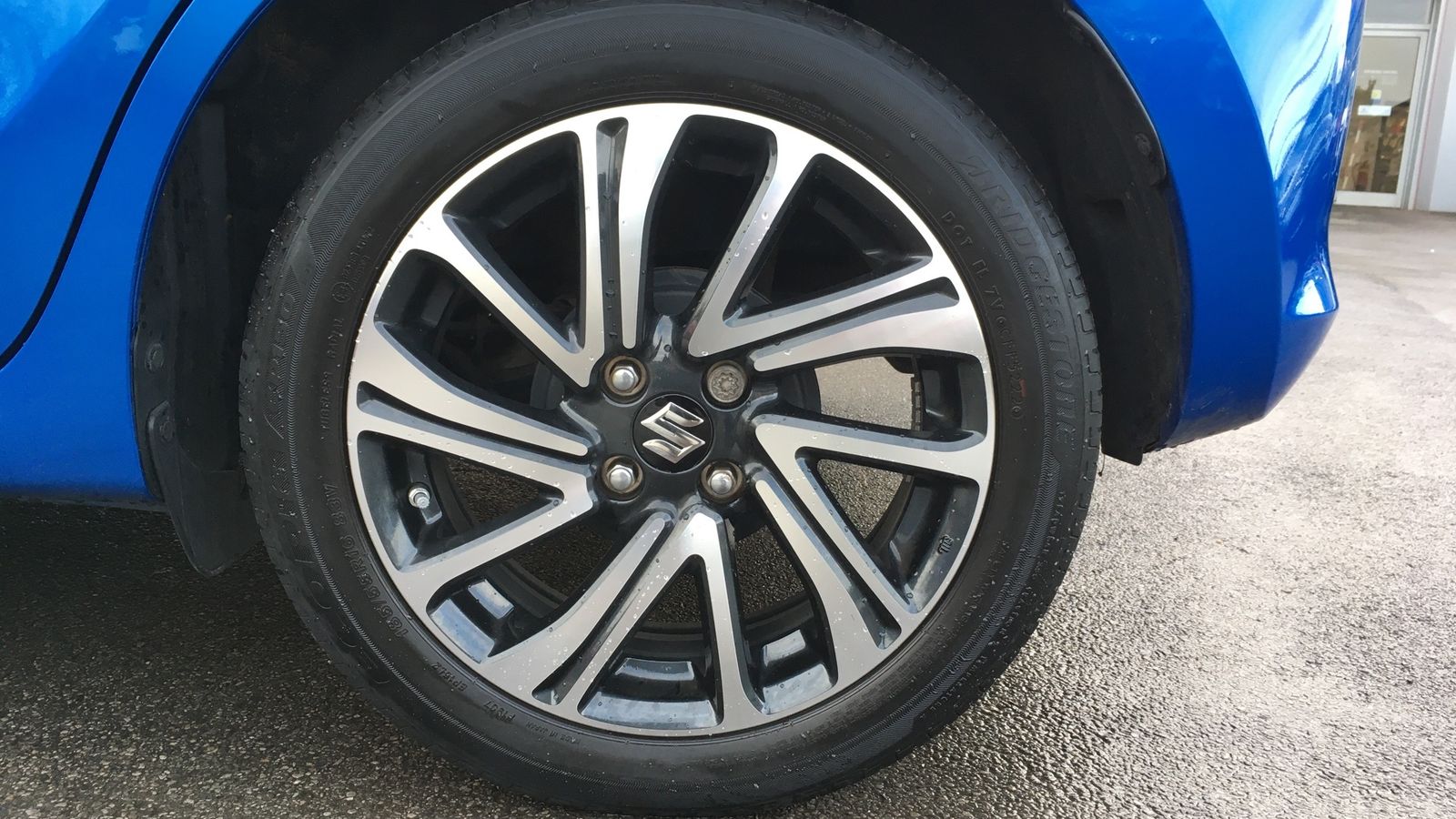 Suzuki Swift 1.2L SZ-l DualJet MHEV Hatchback 5dr Hybrid Manual Euro 6 (82 bhp) 5dr Manual 2025