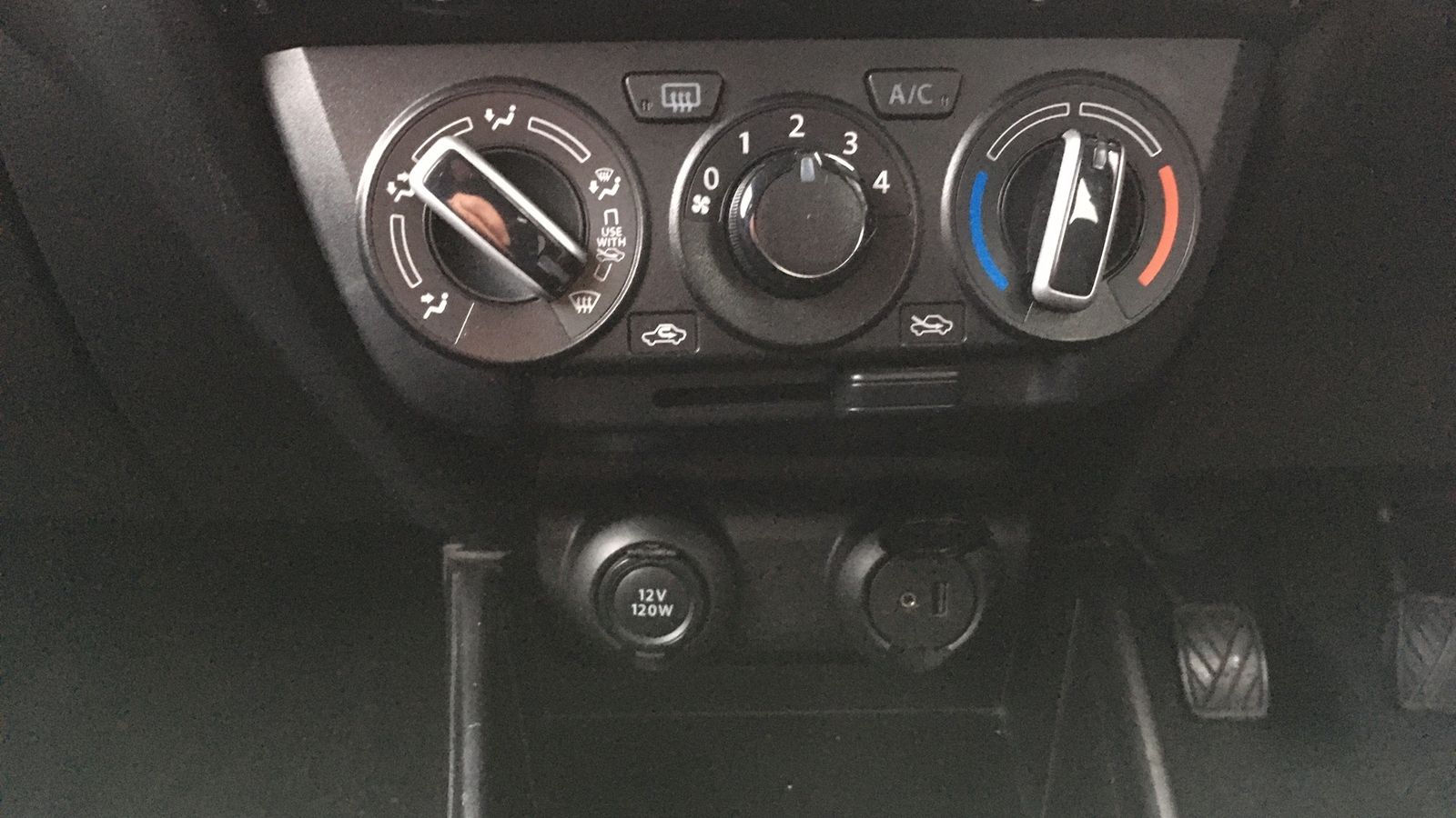 Suzuki Swift 1.2L SZ-T DualJet SHVS Hatchback 5dr Hybrid Manual Euro 6 (89 bhp) 5dr Manual 2025