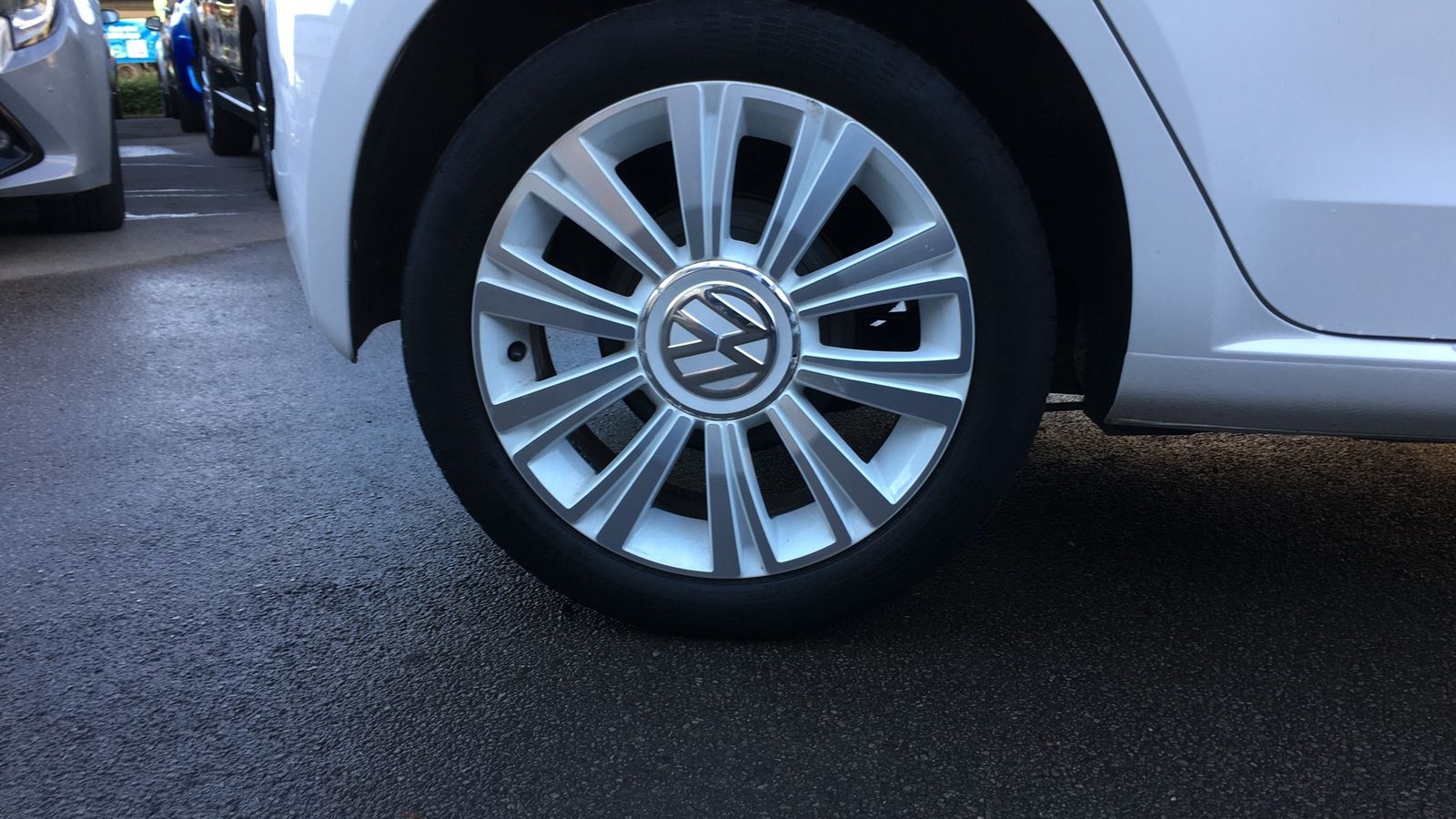 Volkswagen up! 1.0L Move Up BlueMotion Technology Hatchback 5dr Petrol Manual Euro 6 (59 bhp) 5dr Manual 2025