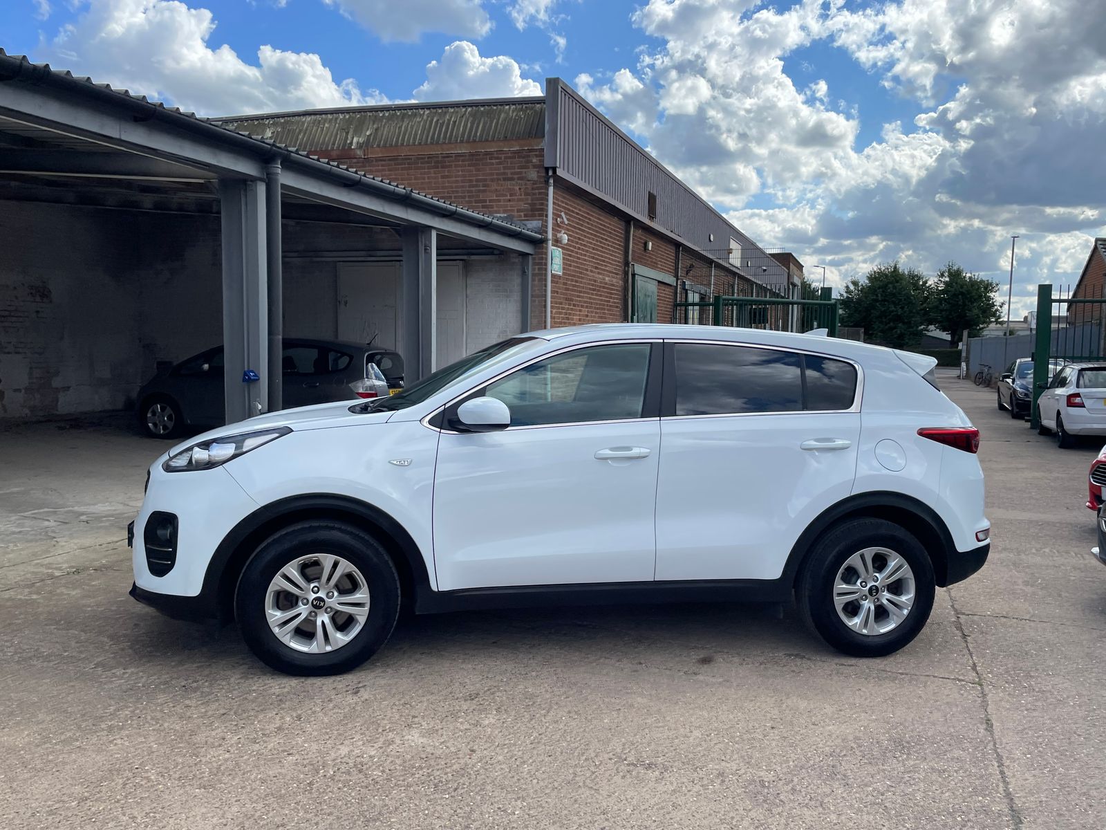 Kia Sportage 1.7 CRDi 1 SUV 5dr Diesel Manual Euro 6 (s/s) (114 bhp) 5dr Manual 2016
