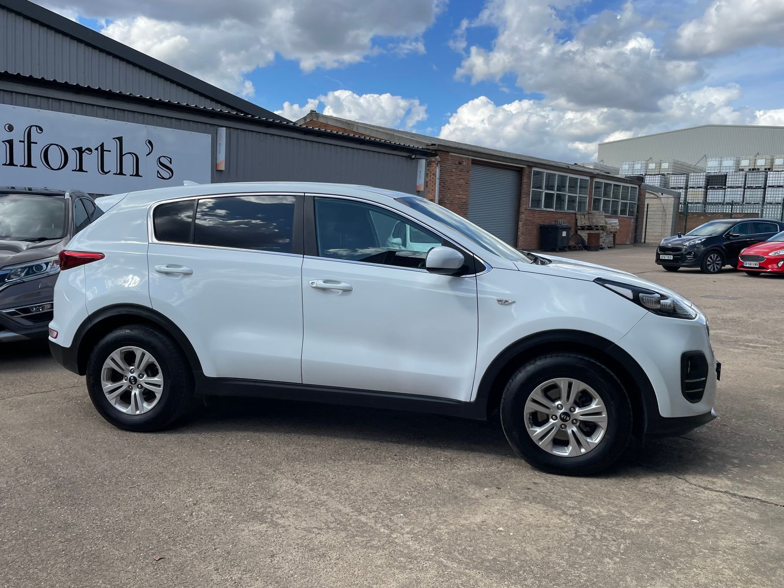 Kia Sportage 1.7 CRDi 1 SUV 5dr Diesel Manual Euro 6 (s/s) (114 bhp) 5dr Manual 2016