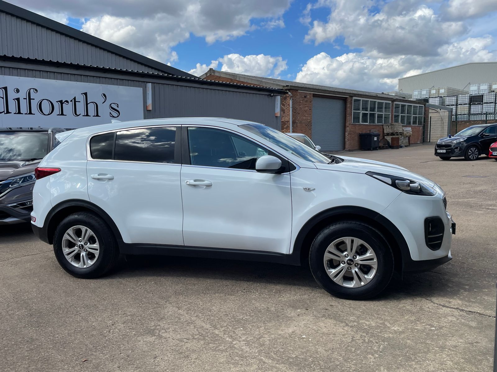 Kia Sportage 1.7 CRDi 1 SUV 5dr Diesel Manual Euro 6 (s/s) (114 bhp) 5dr Manual 2016