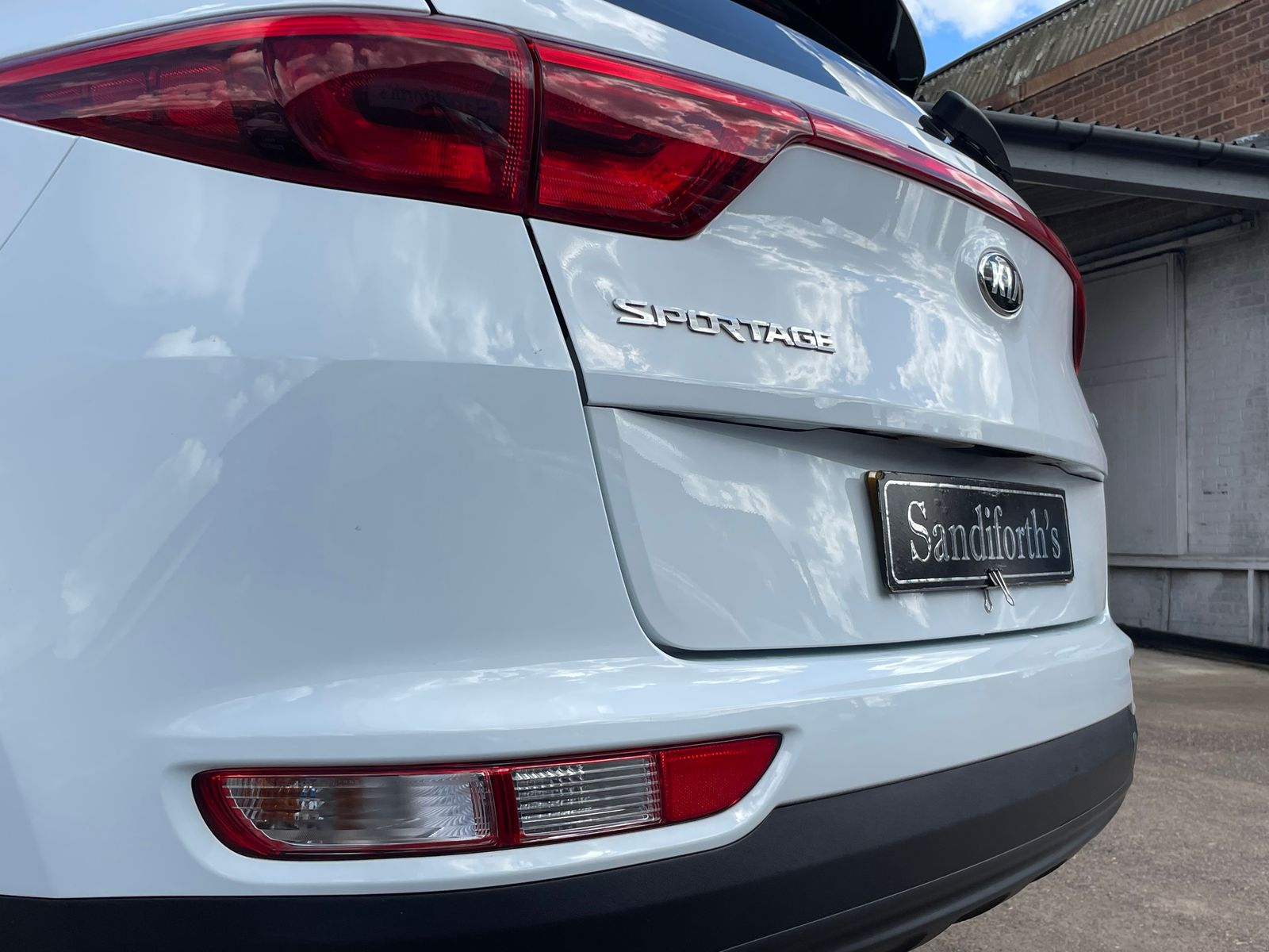 Kia Sportage 1.7 CRDi 1 SUV 5dr Diesel Manual Euro 6 (s/s) (114 bhp) 5dr Manual 2016