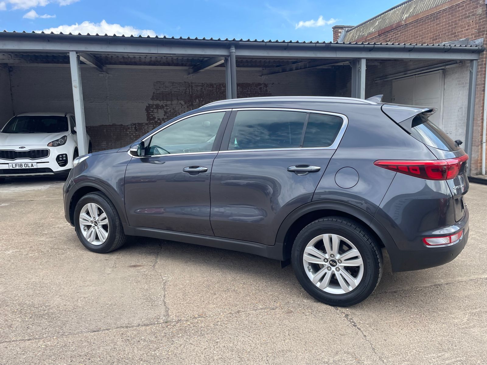 Kia Sportage 1.7 CRDi 2 SUV 5dr Diesel Manual Euro 6 (s/s) (114 bhp) 5dr Manual 2016