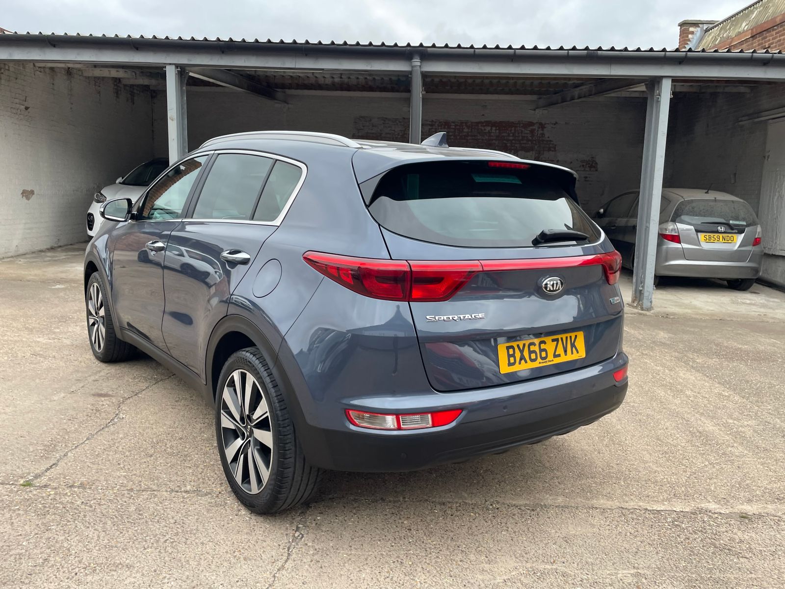 Kia Sportage 1.7 CRDi 3 SUV 5dr Diesel Manual Euro 6 (s/s) (114 bhp) 5dr Manual 2016