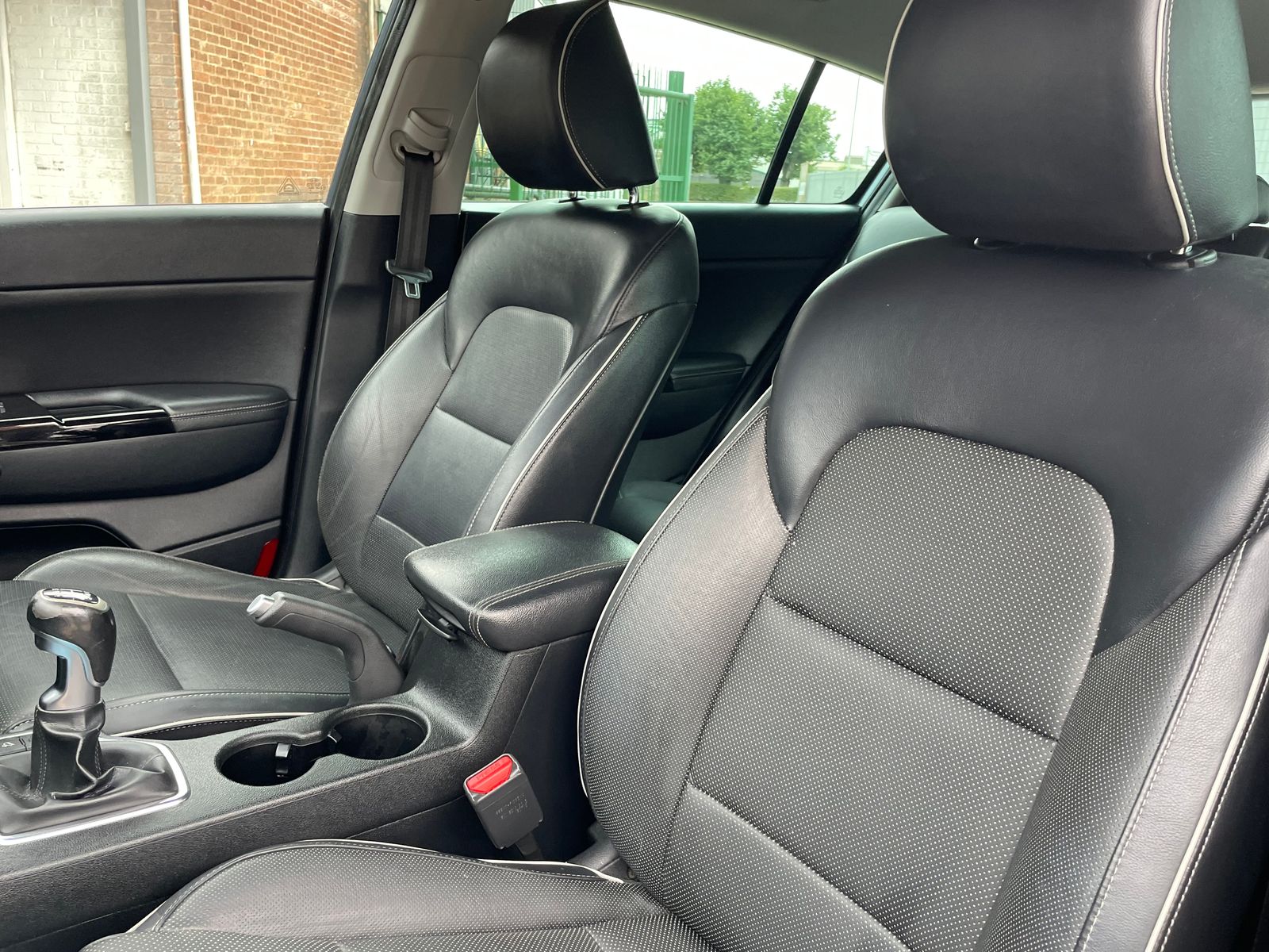 Kia Sportage 1.7 CRDi 3 SUV 5dr Diesel Manual Euro 6 (s/s) (114 bhp) 5dr Manual 2016