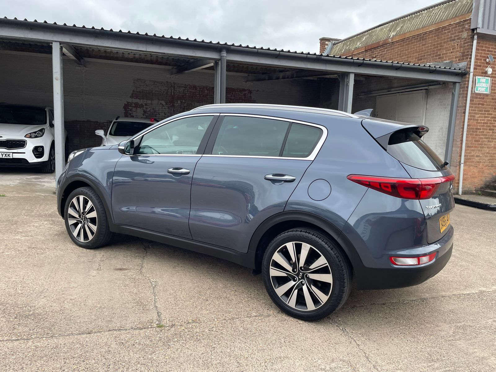 Kia Sportage 1.7 CRDi 3 SUV 5dr Diesel Manual Euro 6 (s/s) (114 bhp) 5dr Manual 2016