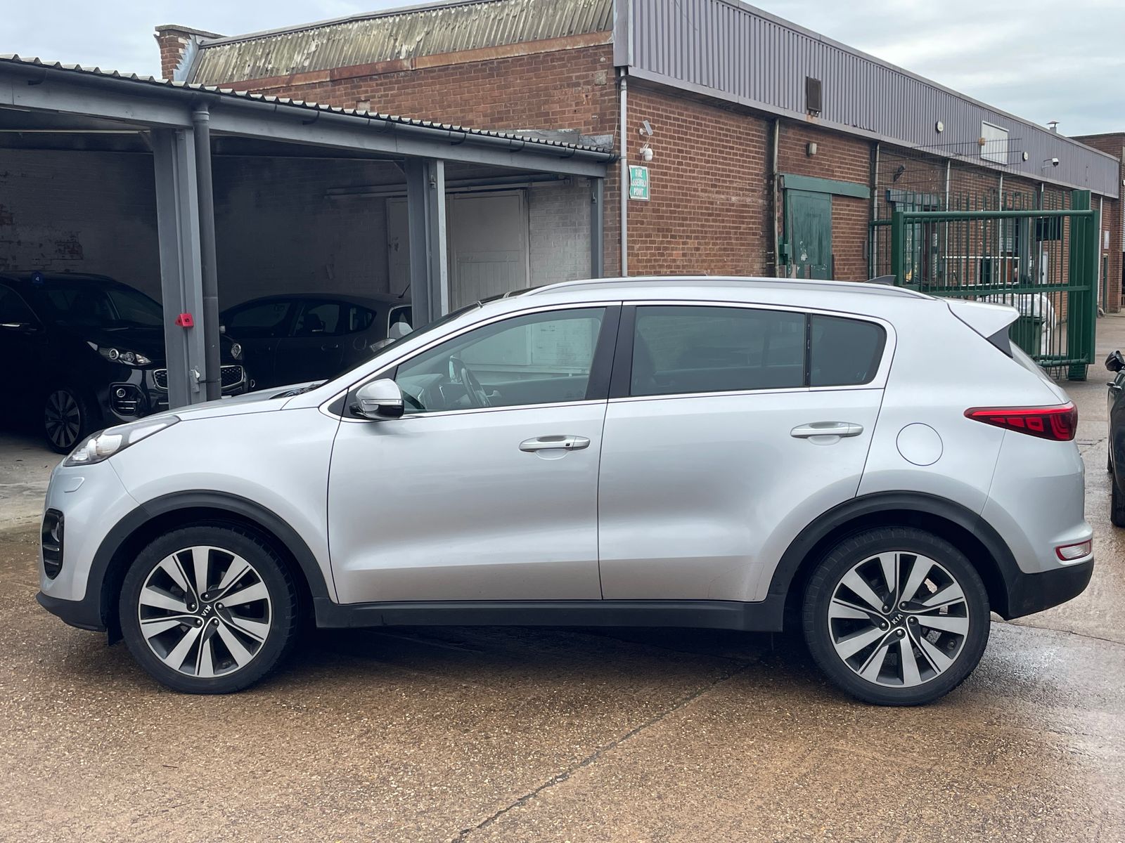 Kia Sportage 1.7 CRDi 4 SUV 5dr Diesel Manual Euro 6 (s/s) (114 bhp) 5dr Manual 2016
