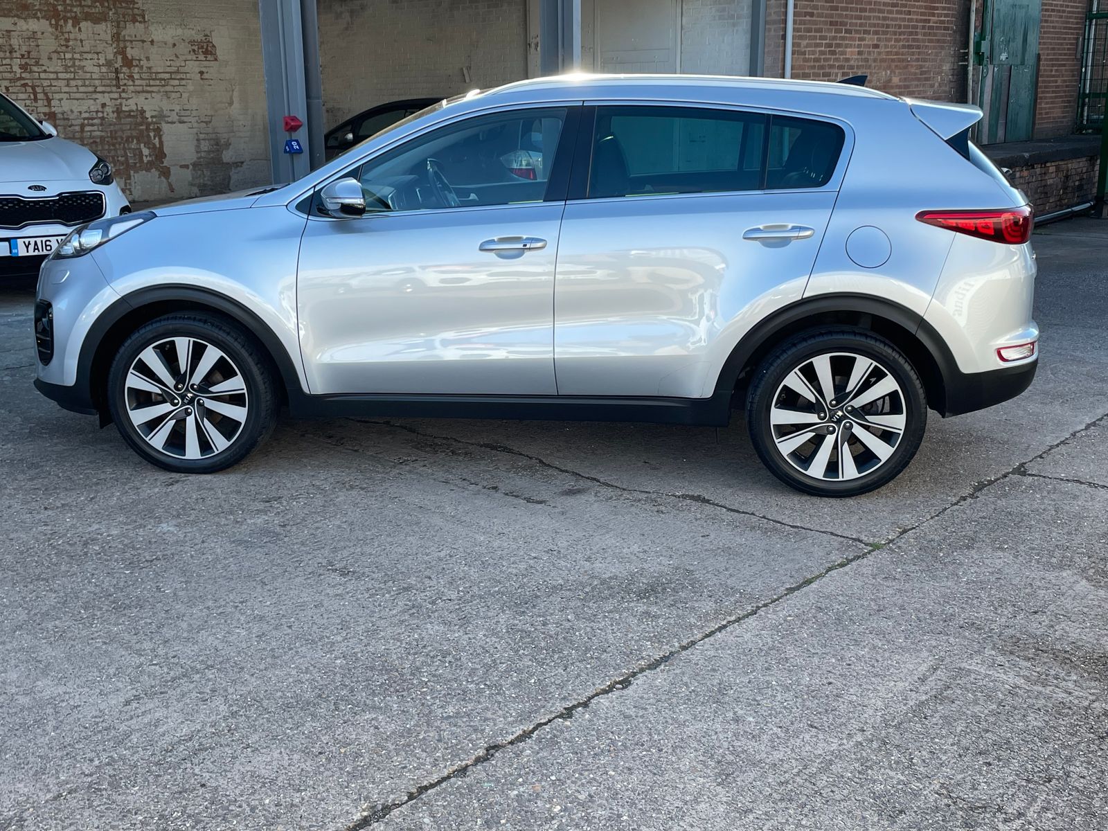 Kia Sportage 1.7 CRDi 4 SUV 5dr Diesel Manual Euro 6 (s/s) (114 bhp) 5dr Manual 2016