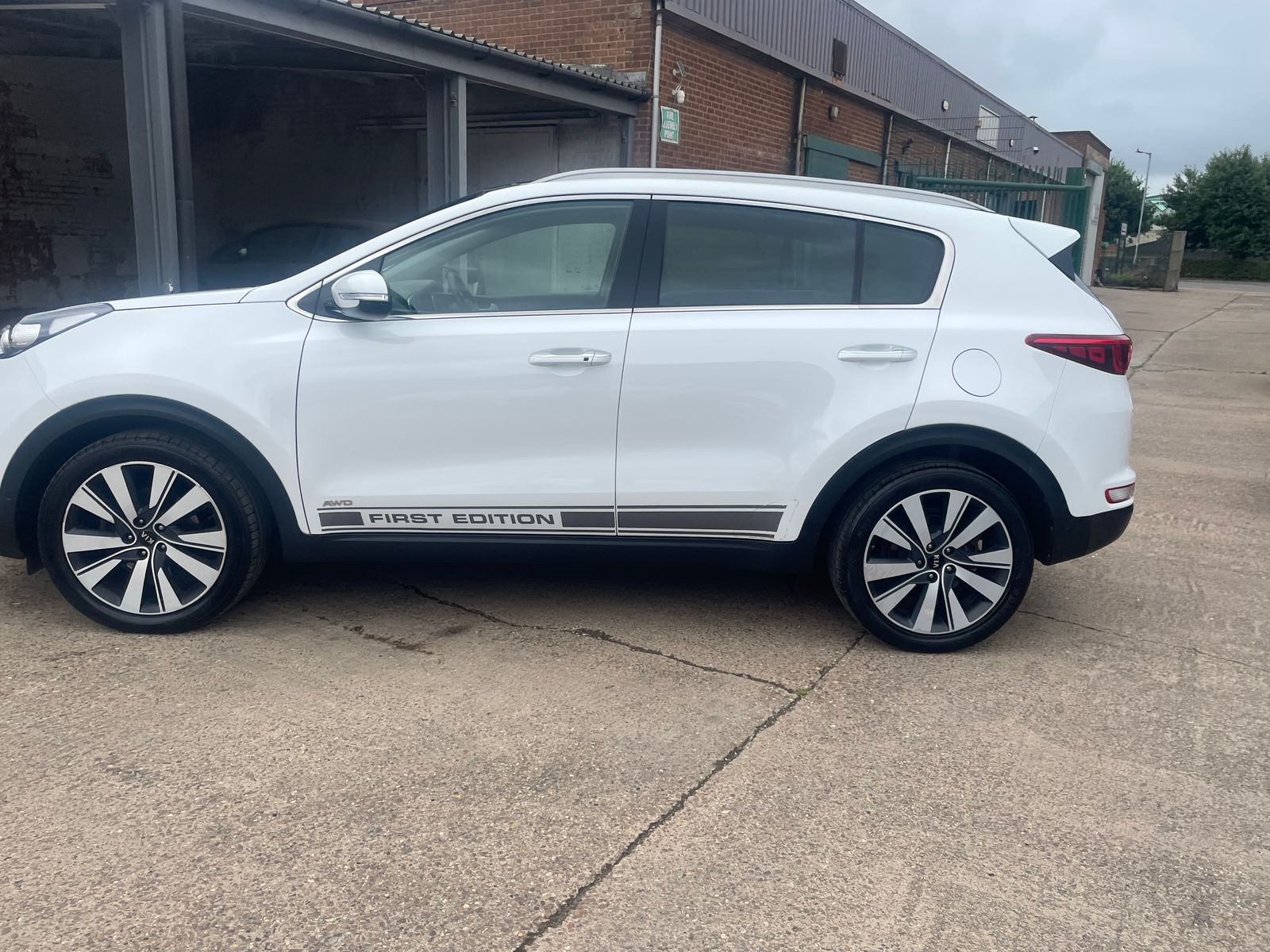 Kia Sportage 2.0 CRDi First Edition SUV 5dr Diesel Auto AWD Euro 6 (182 bhp) 5dr Automatic 2016