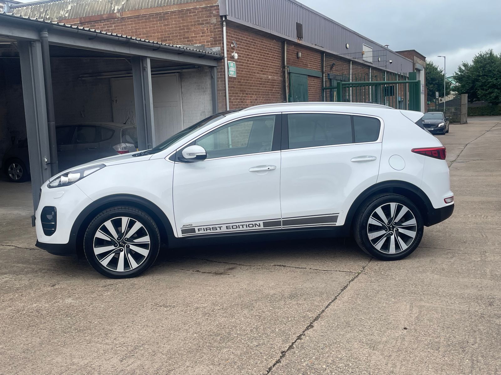 Kia Sportage 2.0 CRDi First Edition SUV 5dr Diesel Auto AWD Euro 6 (182 bhp) 5dr Automatic 2016