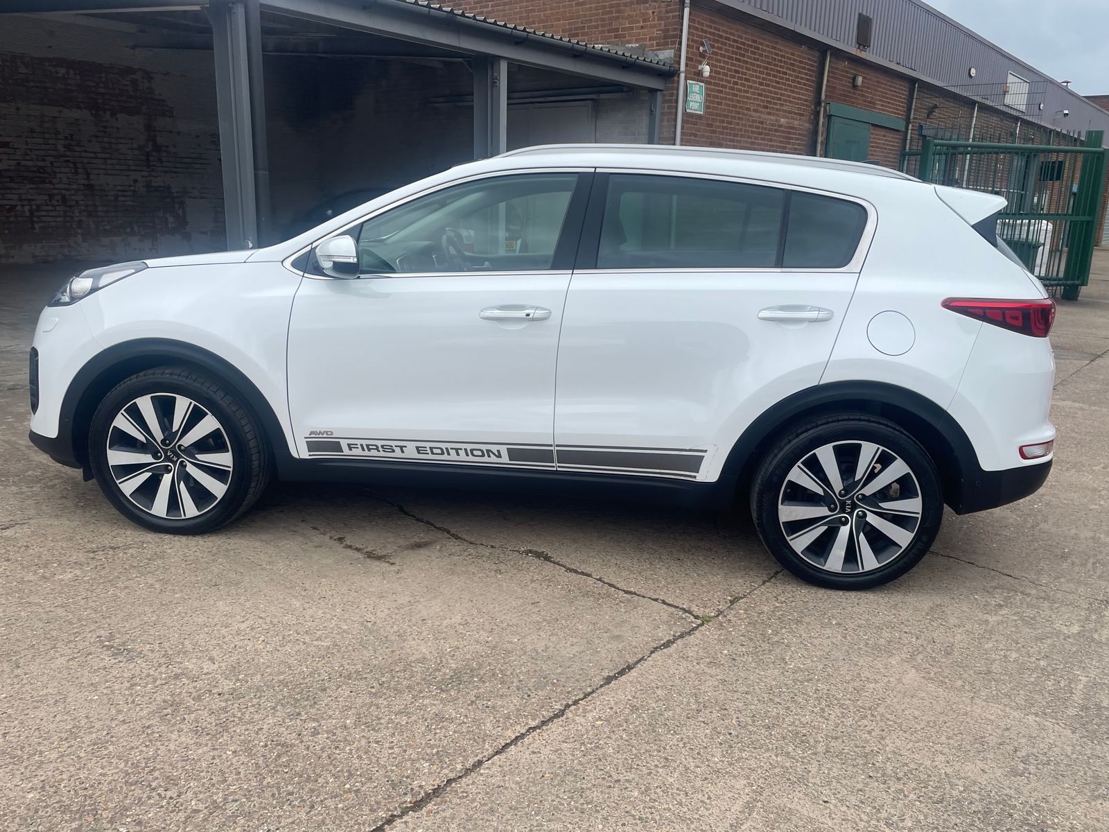 Kia Sportage 2.0 CRDi First Edition SUV 5dr Diesel Auto AWD Euro 6 (182 bhp) 5dr Automatic 2016