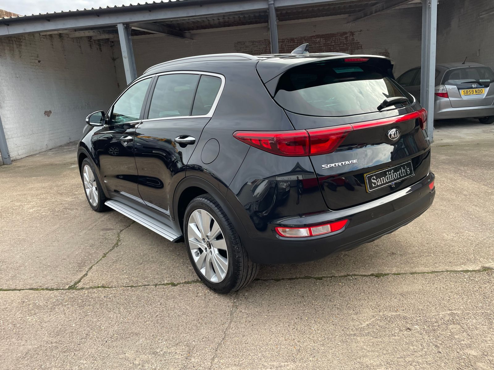Kia Sportage 2.0 CRDi KX-3 SUV 5dr Diesel Auto AWD Euro 6 (134 bhp) 1 Former Keeper, 8 Services  5dr Automatic 2016