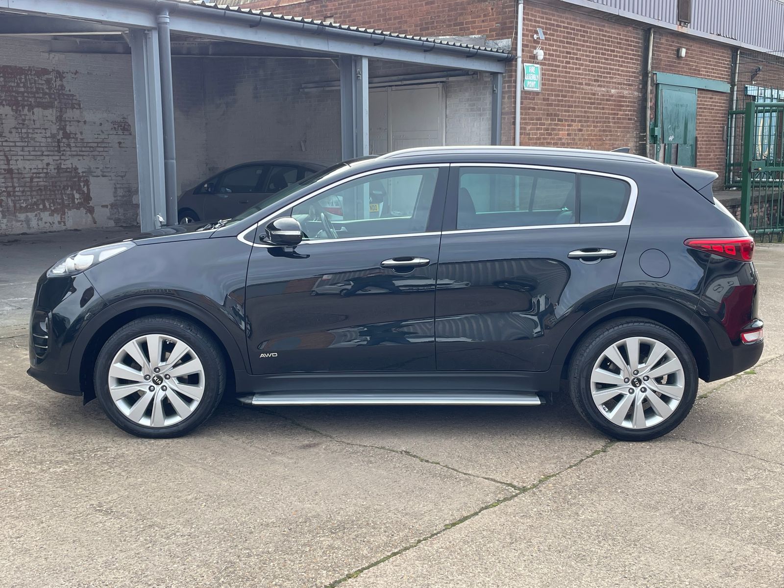 Kia Sportage 2.0 CRDi KX-3 SUV 5dr Diesel Auto AWD Euro 6 (134 bhp) 1 Former Keeper, 8 Services  5dr Automatic 2016