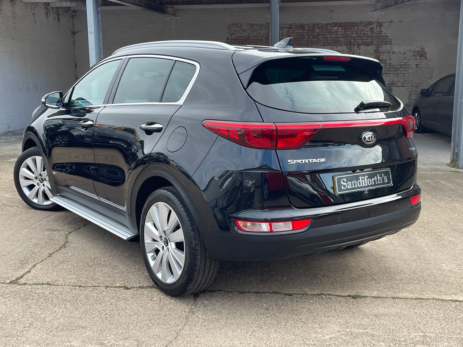 Kia Sportage 2.0 CRDi KX-3 SUV 5dr Diesel Auto AWD Euro 6 (134 bhp) 1 Former Keeper, 8 Services  5dr Automatic 2016