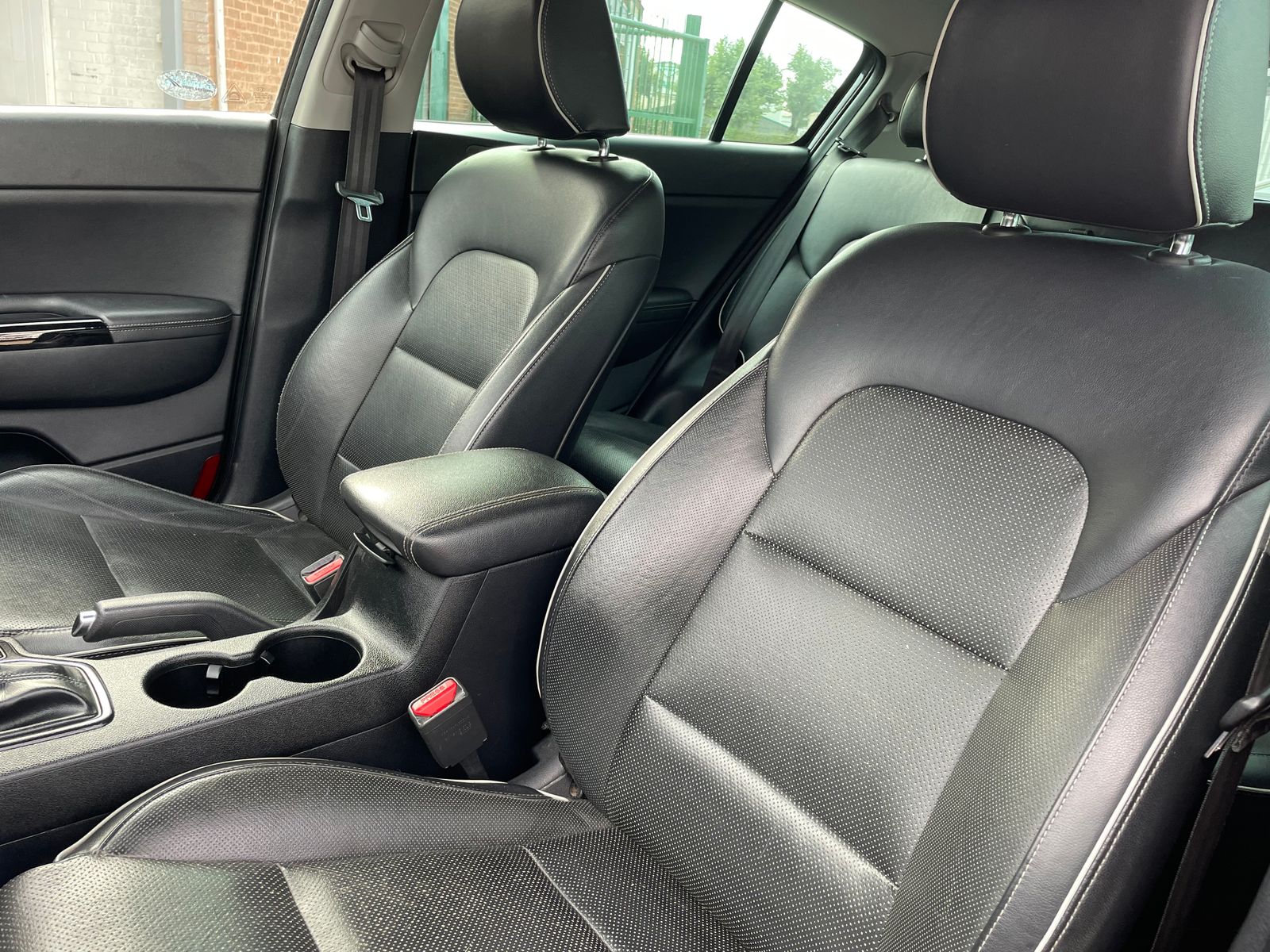 Kia Sportage 2.0 CRDi KX-3 SUV 5dr Diesel Auto AWD Euro 6 (134 bhp) 1 Former Keeper, 8 Services  5dr Automatic 2016